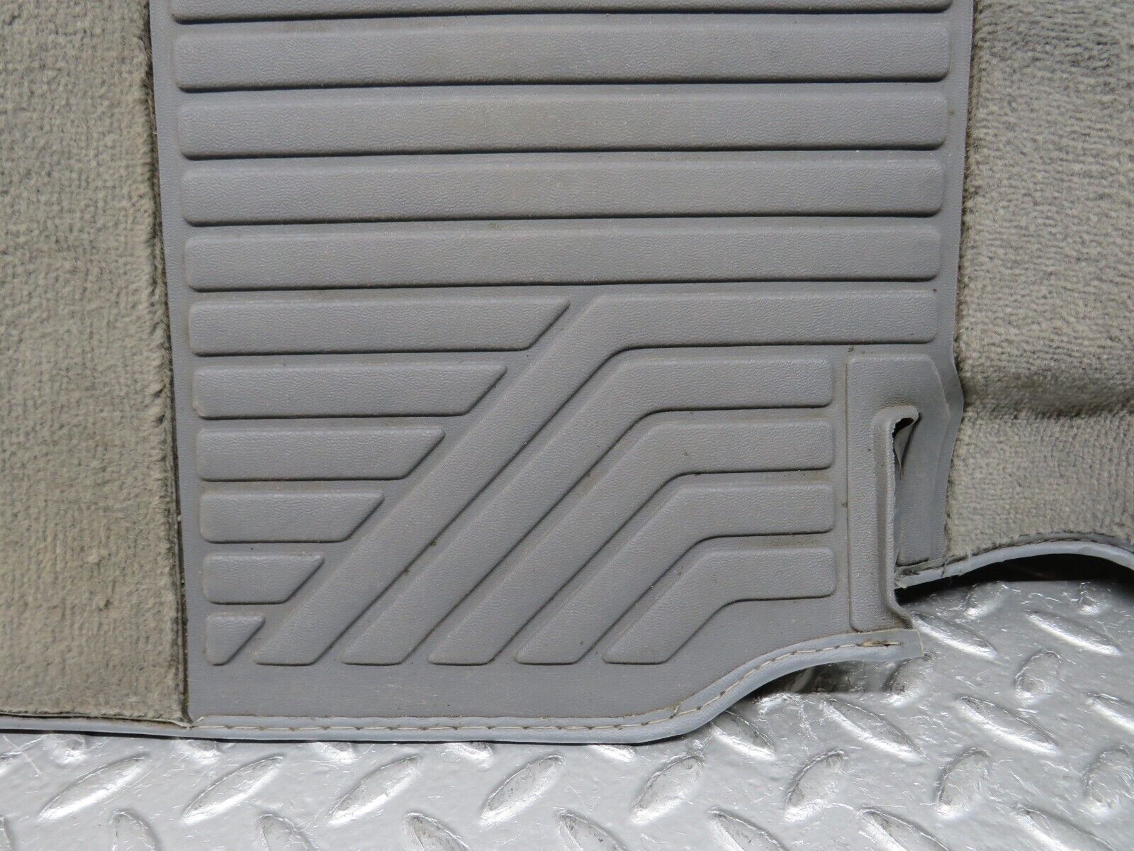 31411 Mercedes-Benz S124 220TE Wagon Front Right Floor Mat