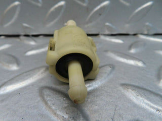 W123 windscreen washer fluid distributor used OEM