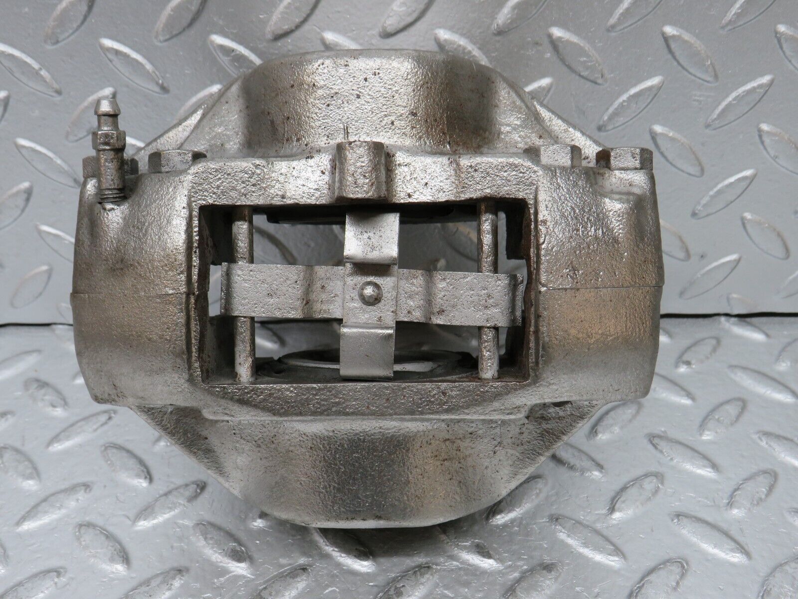 32222 Mercedes-Benz W123 230E Front Left Brake Caliper Ate 60