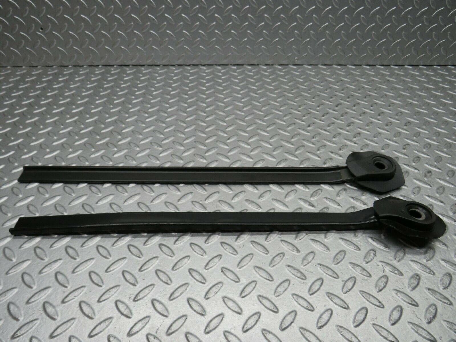 22300 Mercedes-Benz S123 280TE Wagon Seat Belt Runner 1239192520 1239192620