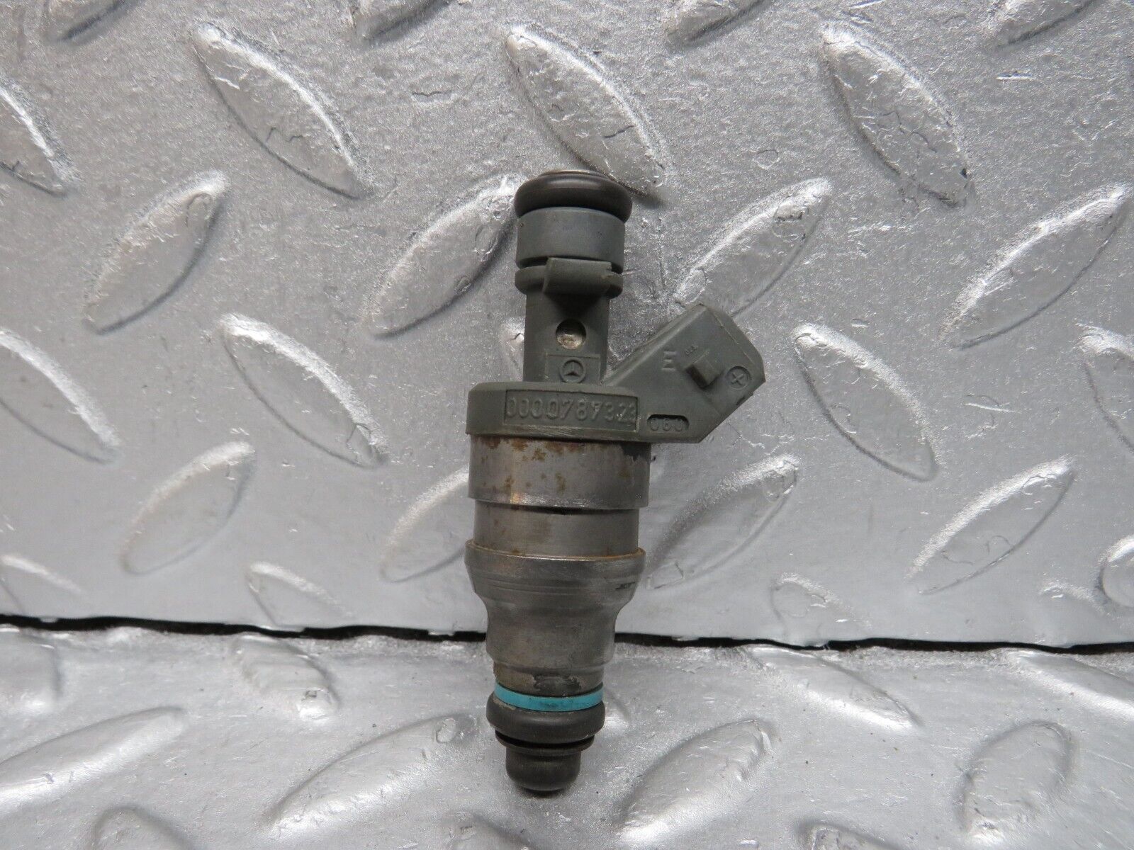 38653 Mercedes-Benz R129 280SL Coupe Fuel Injector Bosch 0000787323 0280155209
