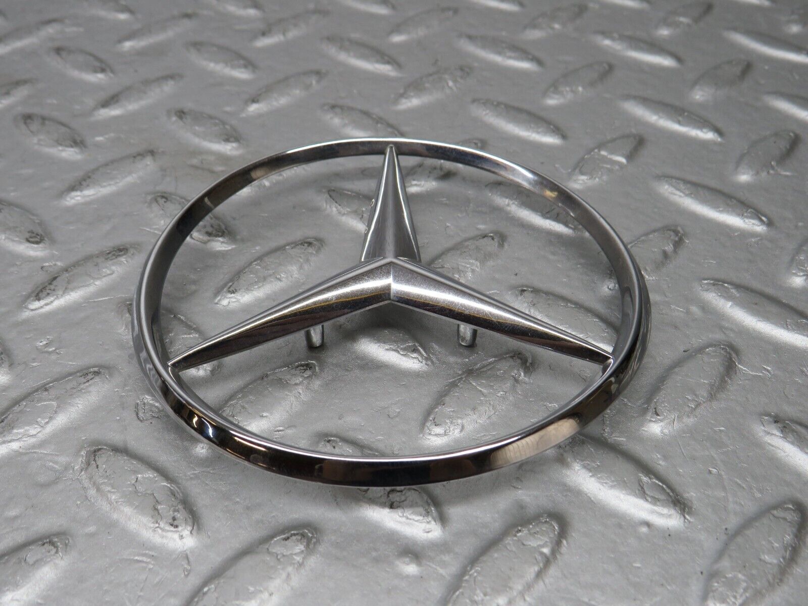 36699 Mercedes-Benz W201 190E 2.0L Chrome Rear Emblem 2017580058