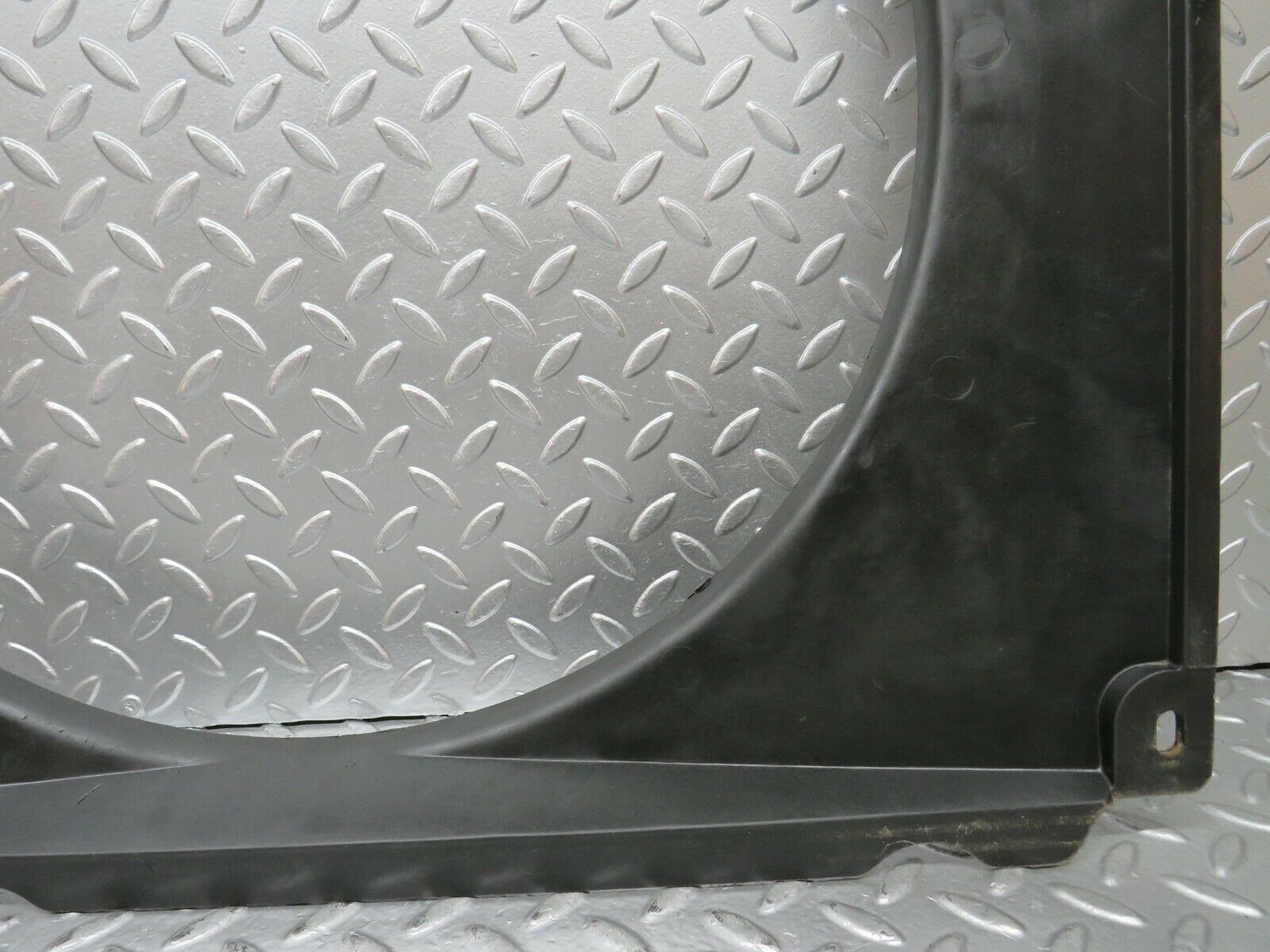 23236 Mercedes-Benz W116 350SE Radiator Fan Shroud Fan Cover 1165050355