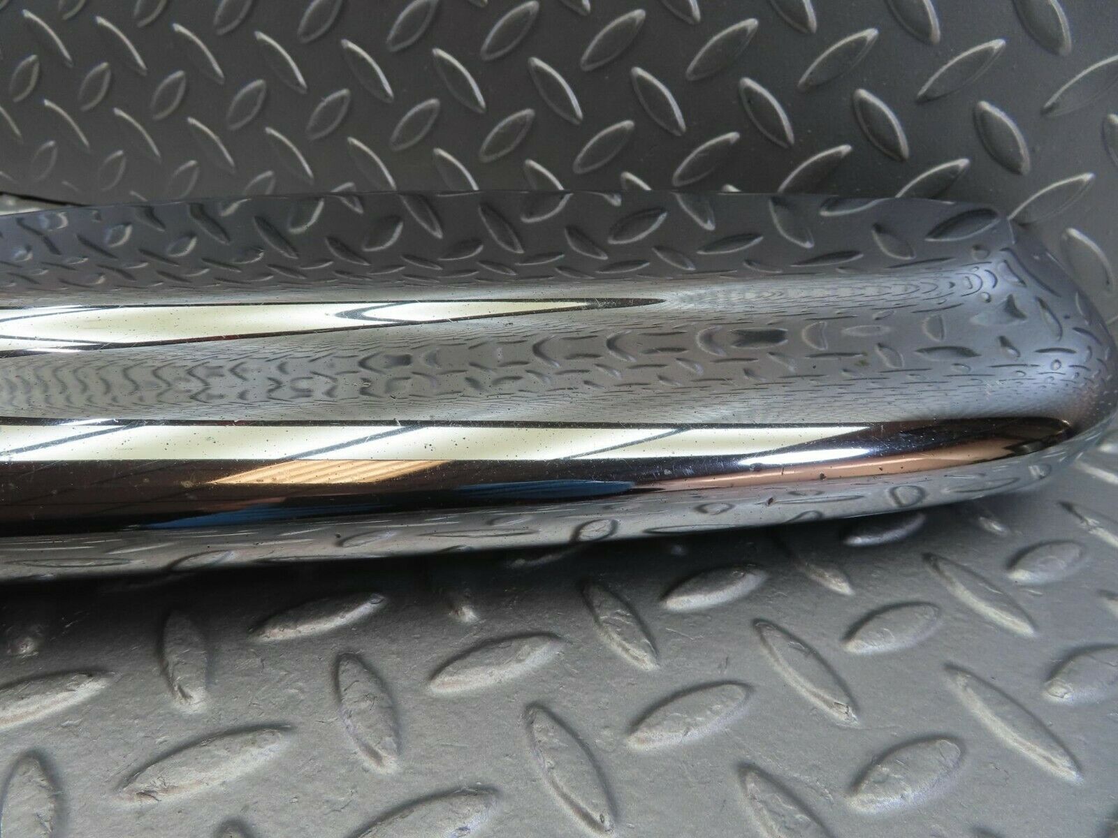 10619 Mercedes-Benz W108 Front Right Upper Bumper Corner