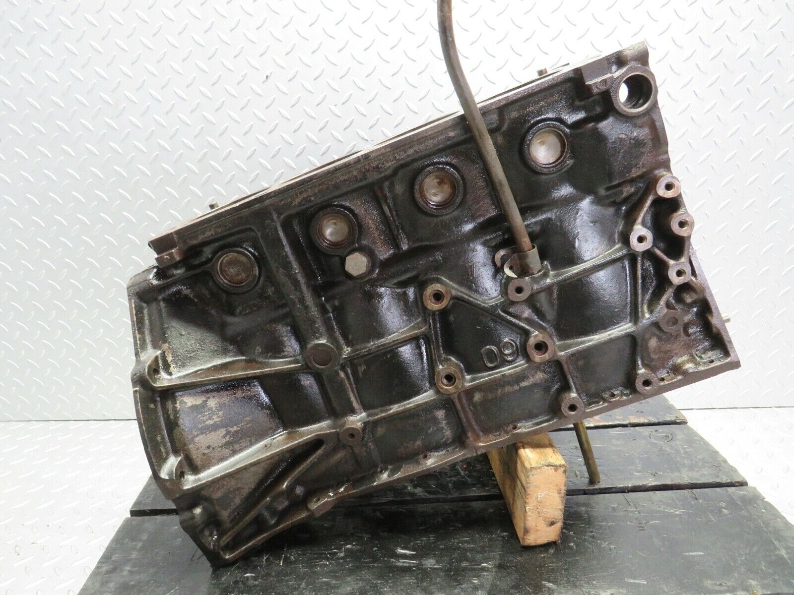 21953 Mercedes-Benz W123 230E Engine Block M102 1020110901 M102.980