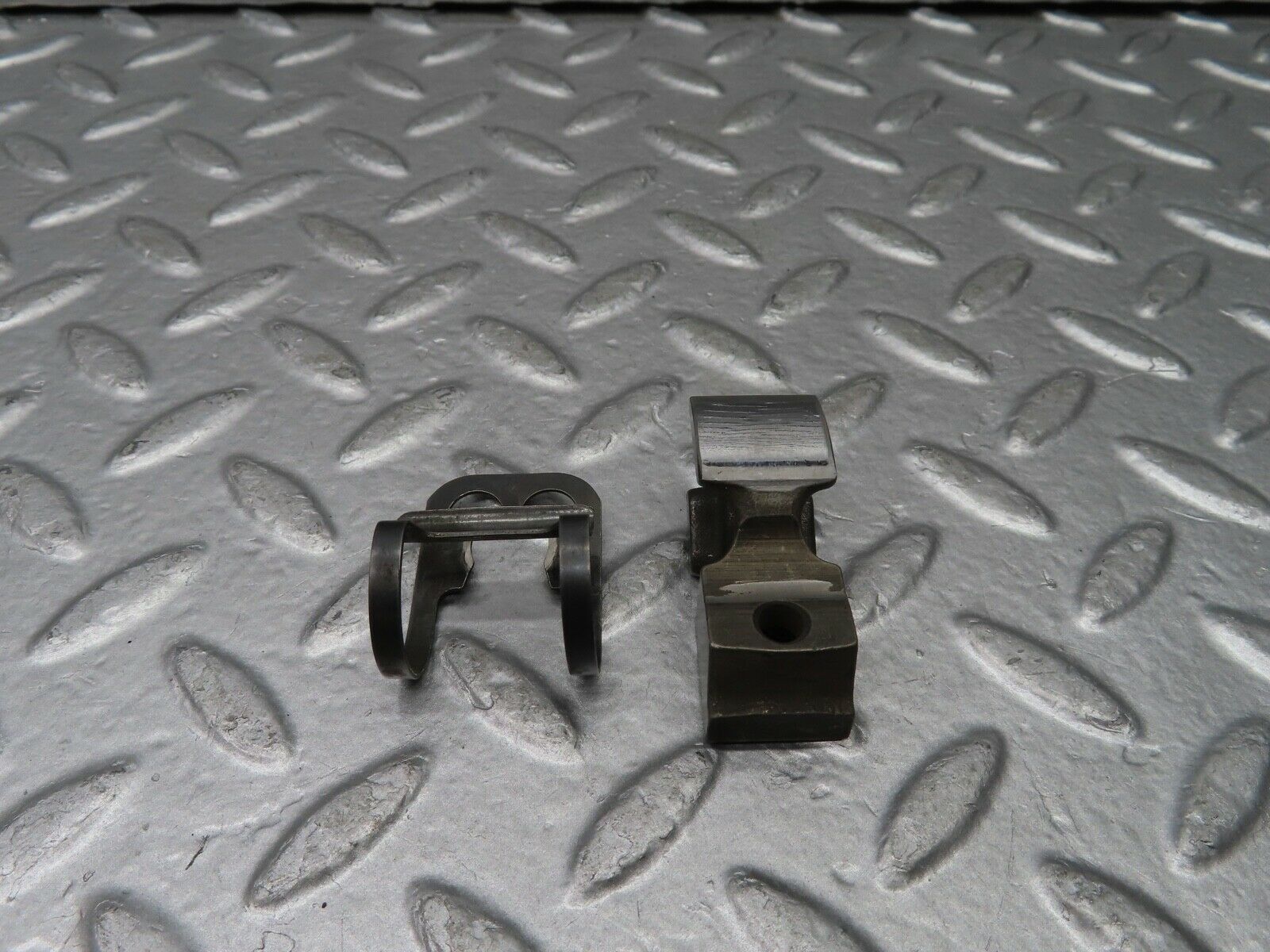 20719 Mercedes-Benz R107 450SL Valve Rocker Arm With Retaining Spring
