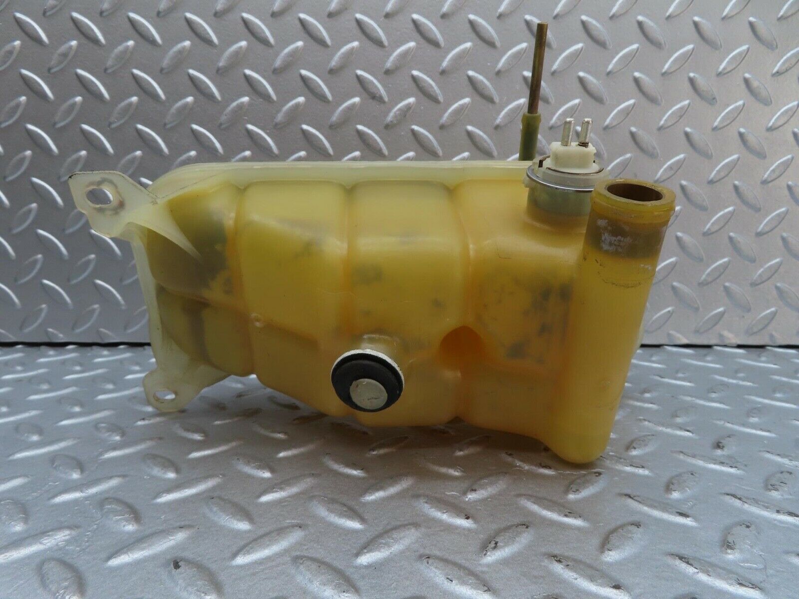 16428 Mercedes-Benz W124 260E Coolant Tank Reservoir 1245000649