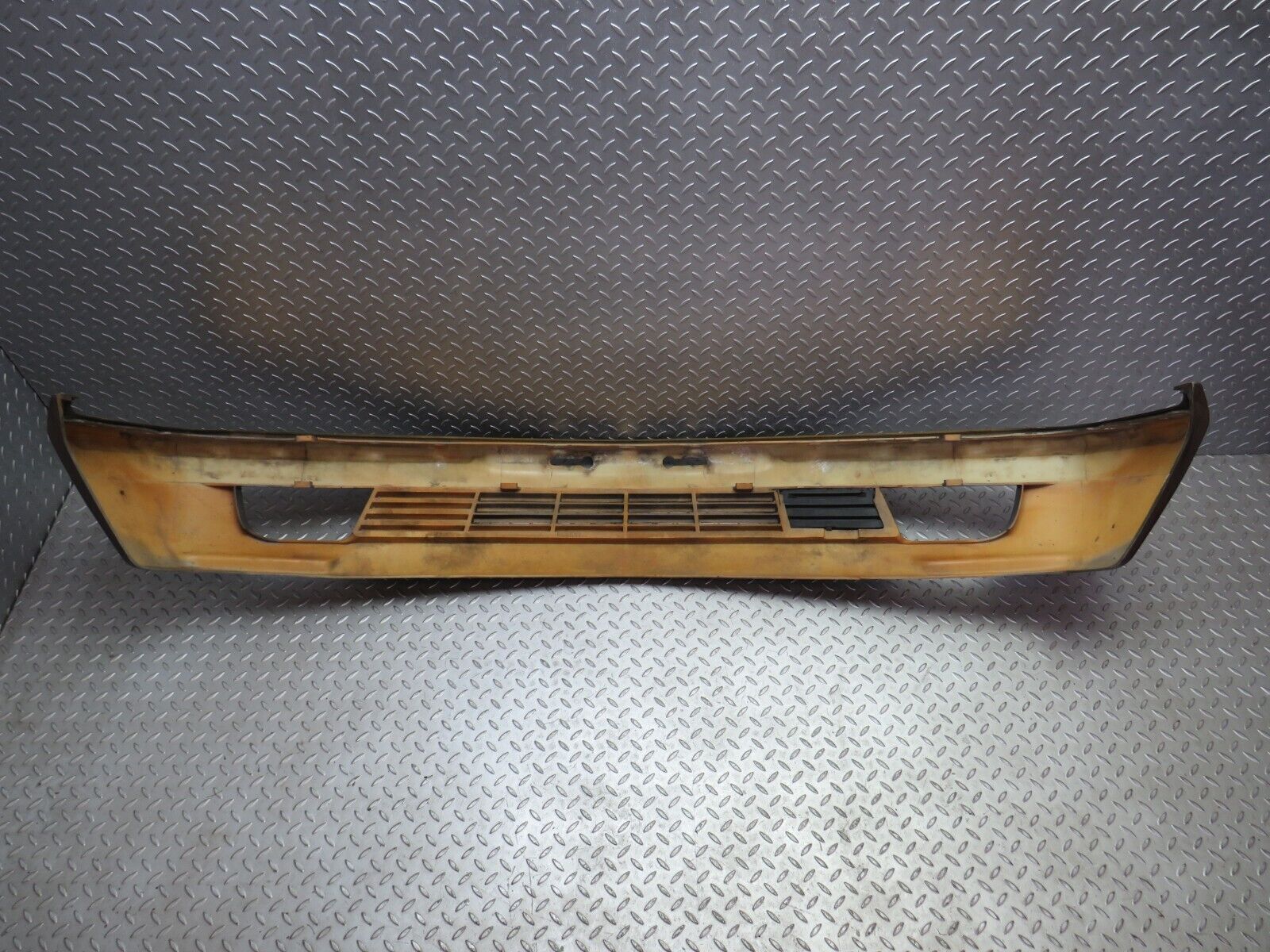 34462 Mercedes-Benz C126 380SEC Coupe Front Bumper 1268850025 1268850126