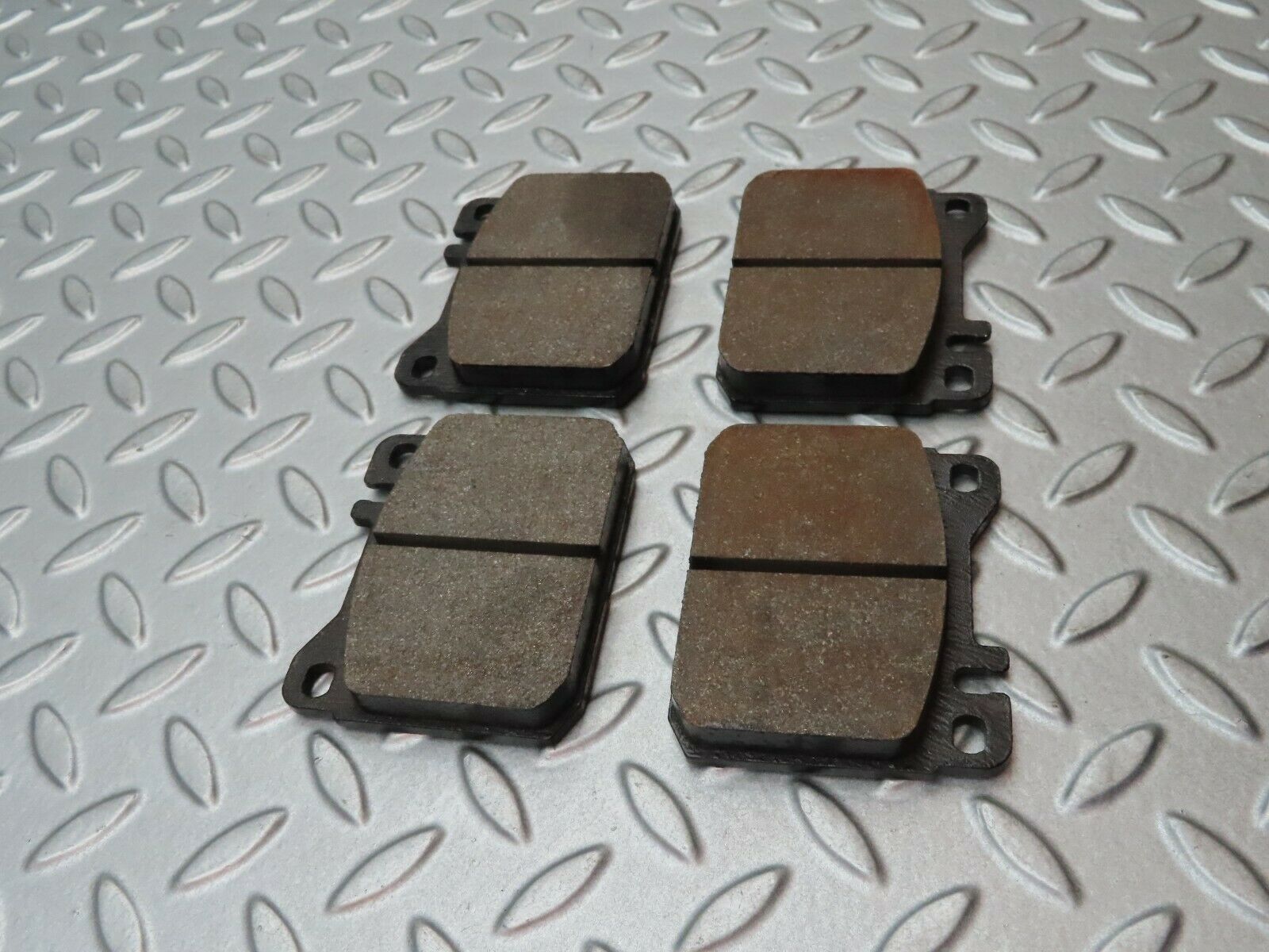 5205 Mercedes-Benz R107 350SL Coupe Front Brake Pads Uniparts GBP 0637 AF New