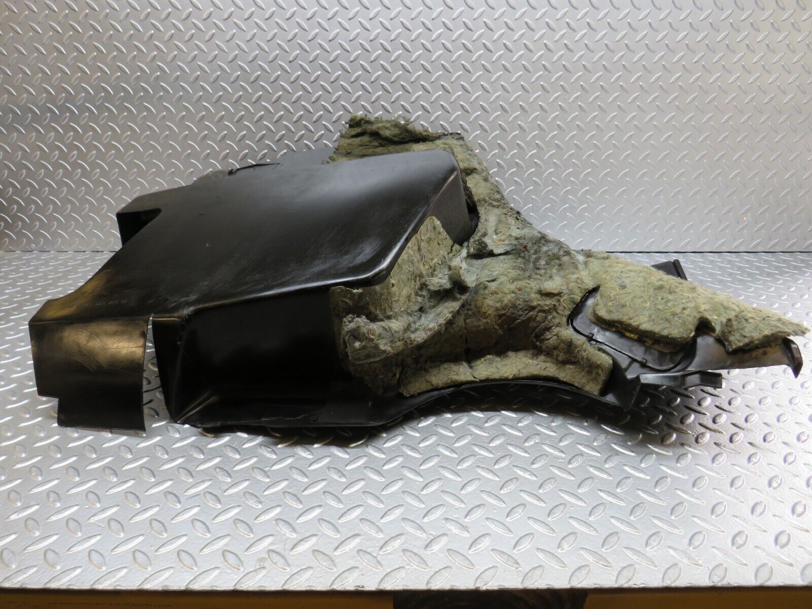 34033 Mercedes-Benz W124 260E Trunk Cover Panel Left 1246900730