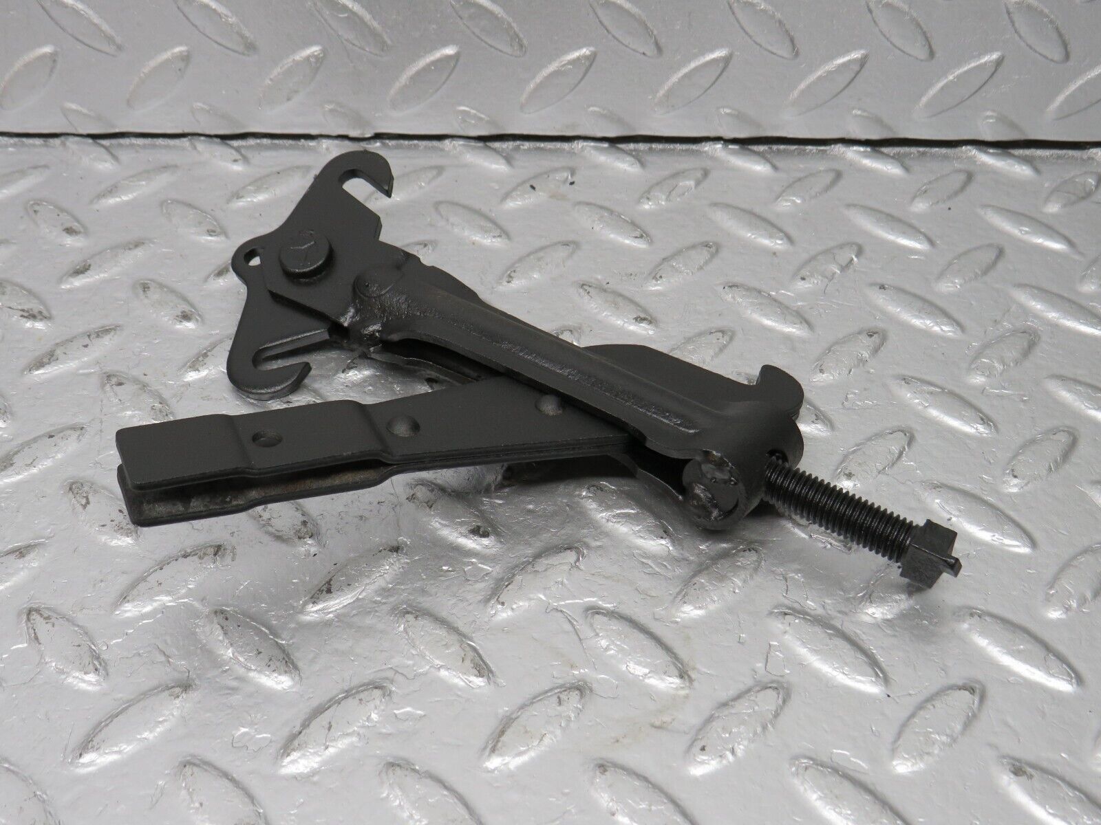 40544 Mercedes-Benz W123 300D Handbrake Adjusting Handbrake Regulator