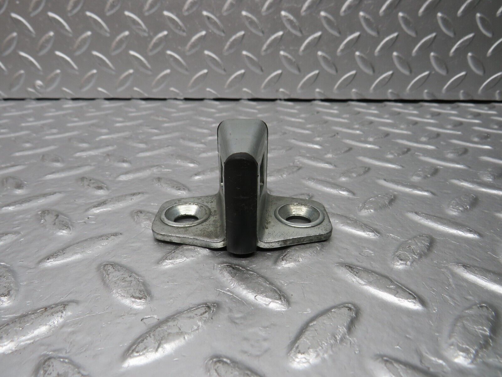 30753 Mercedes-Benz W201 190E 2.0L Door Lock Latch