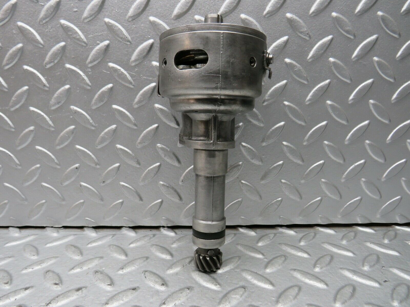21836 Mercedes-Benz W123 Ignition Distributor Bosch 0237302005