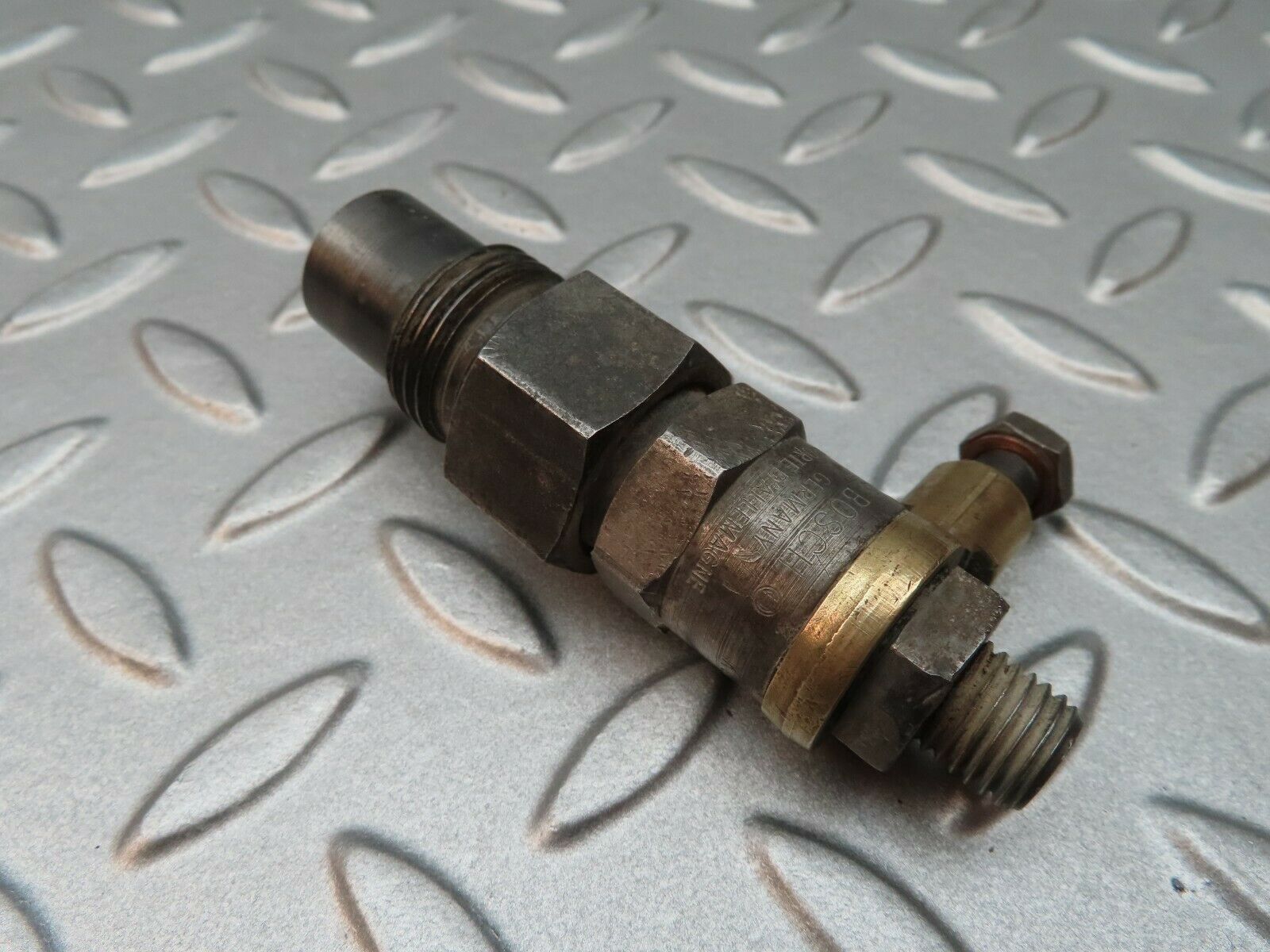 3686 Mercedes-Benz W120 PONTON Diesel Fuel Injetcor Bosch KCA30SD2/4