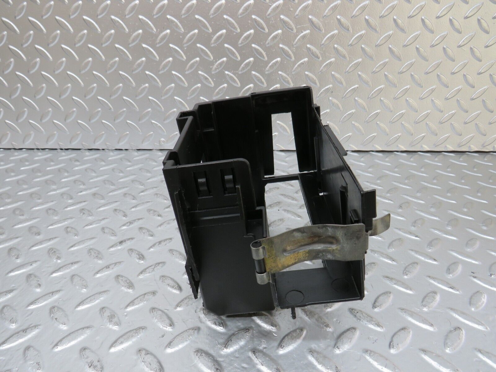 25337 Mercedes-Benz W201 190D ECU Bracket 2015461743