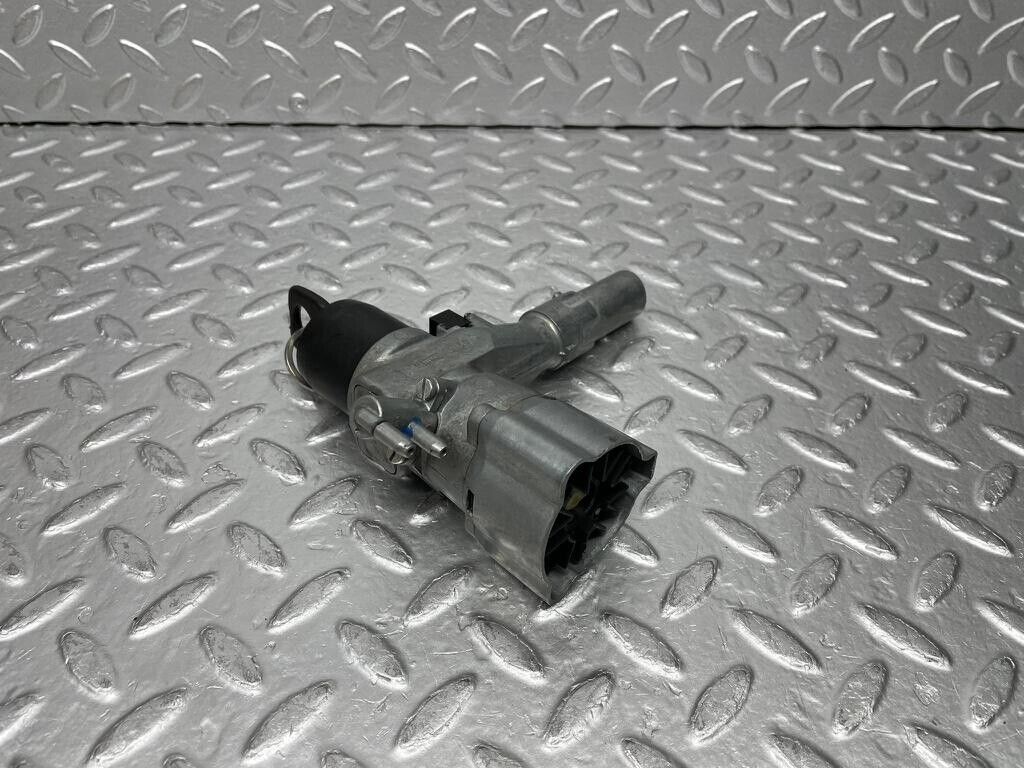 30200 Mercedes-Benz S123 240D Wagon Steering Lock Ignition Switch With Key