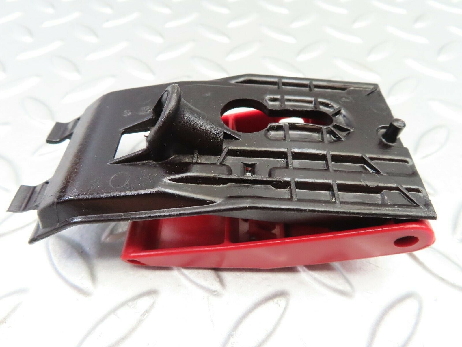 6674 Mercedes-Benz S124 E220 Wagon Bonnet Release Handle