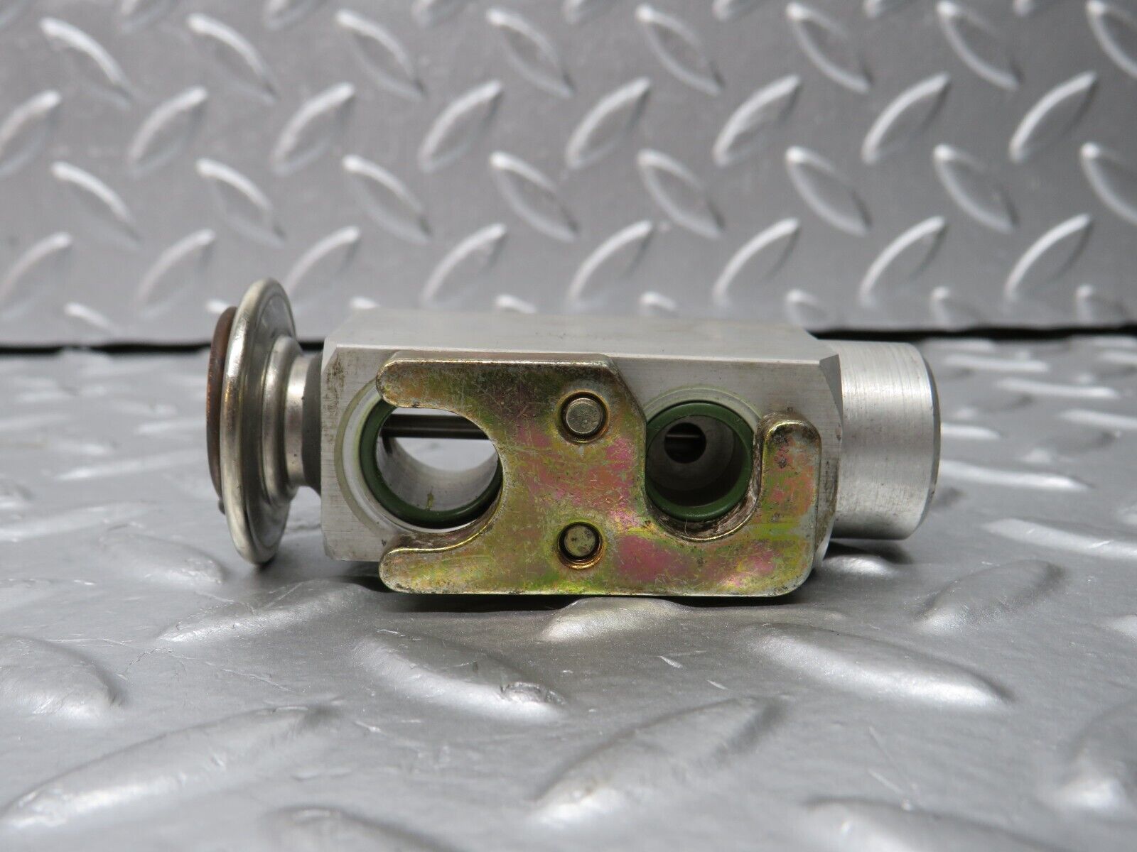 31911 Mercedes-Benz S124 220TE Wagon Air Condition Expansion Valve 1248300484