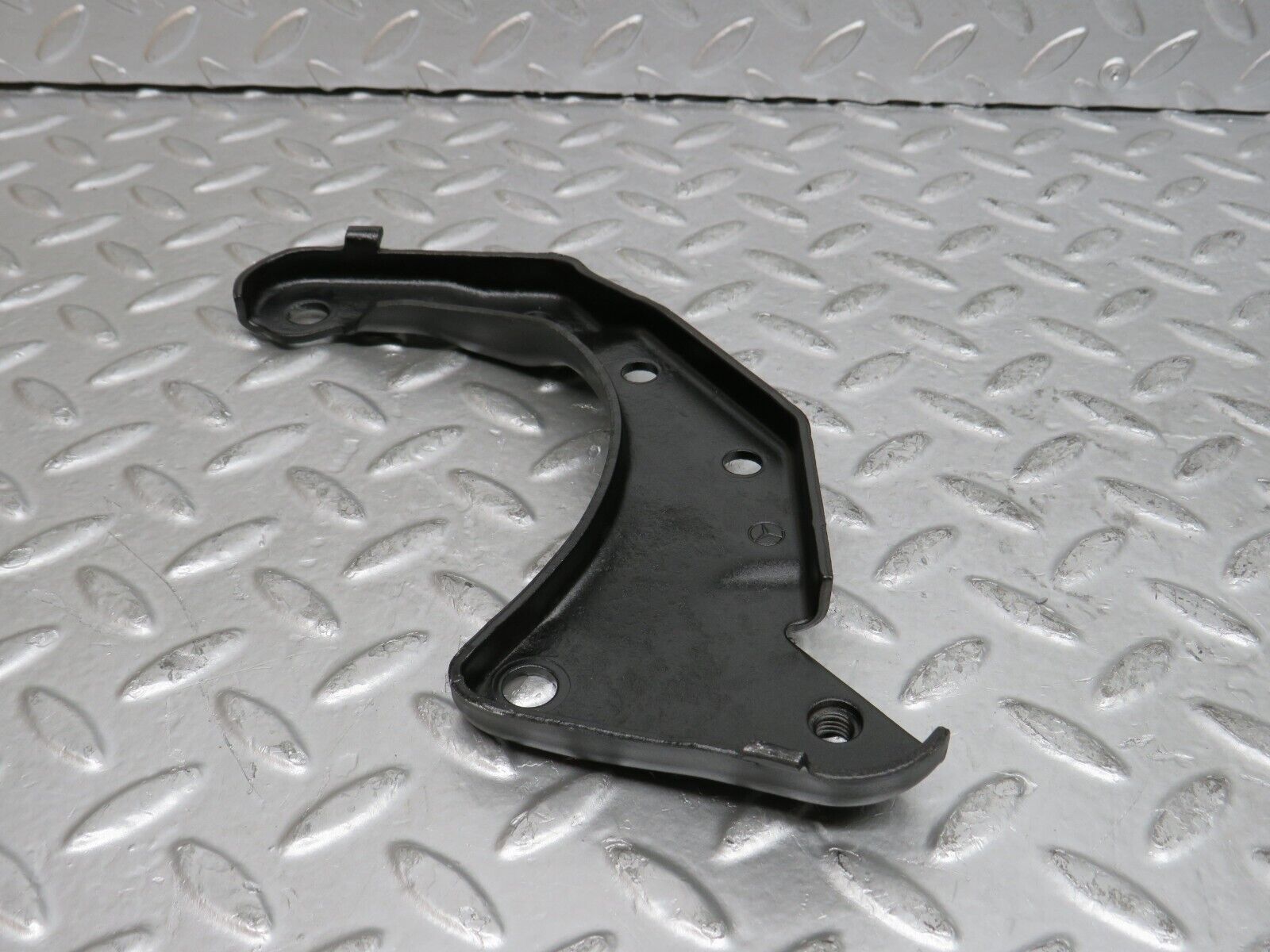 29559 Mercedes-Benz W124 230E Power Steering Pump Bracket