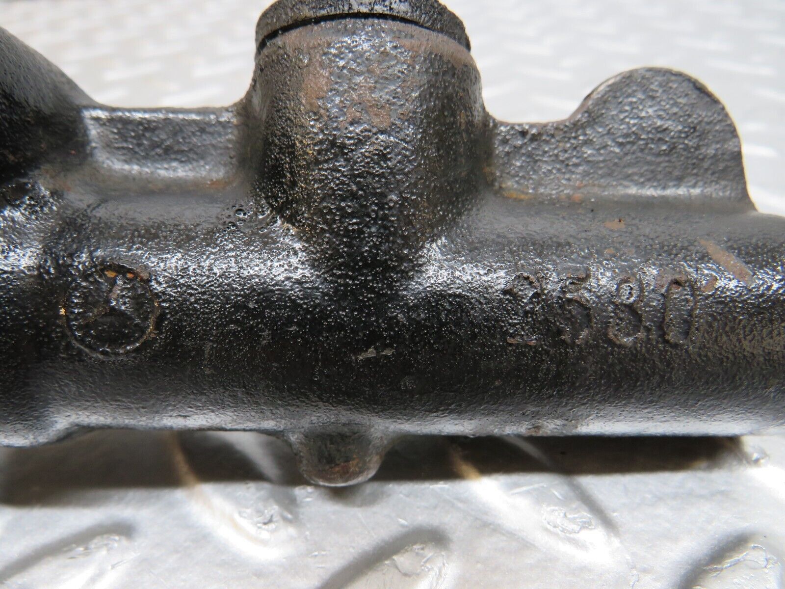 25448 Mercedes-Benz W123 200 Brake Master Cylinder Bendix