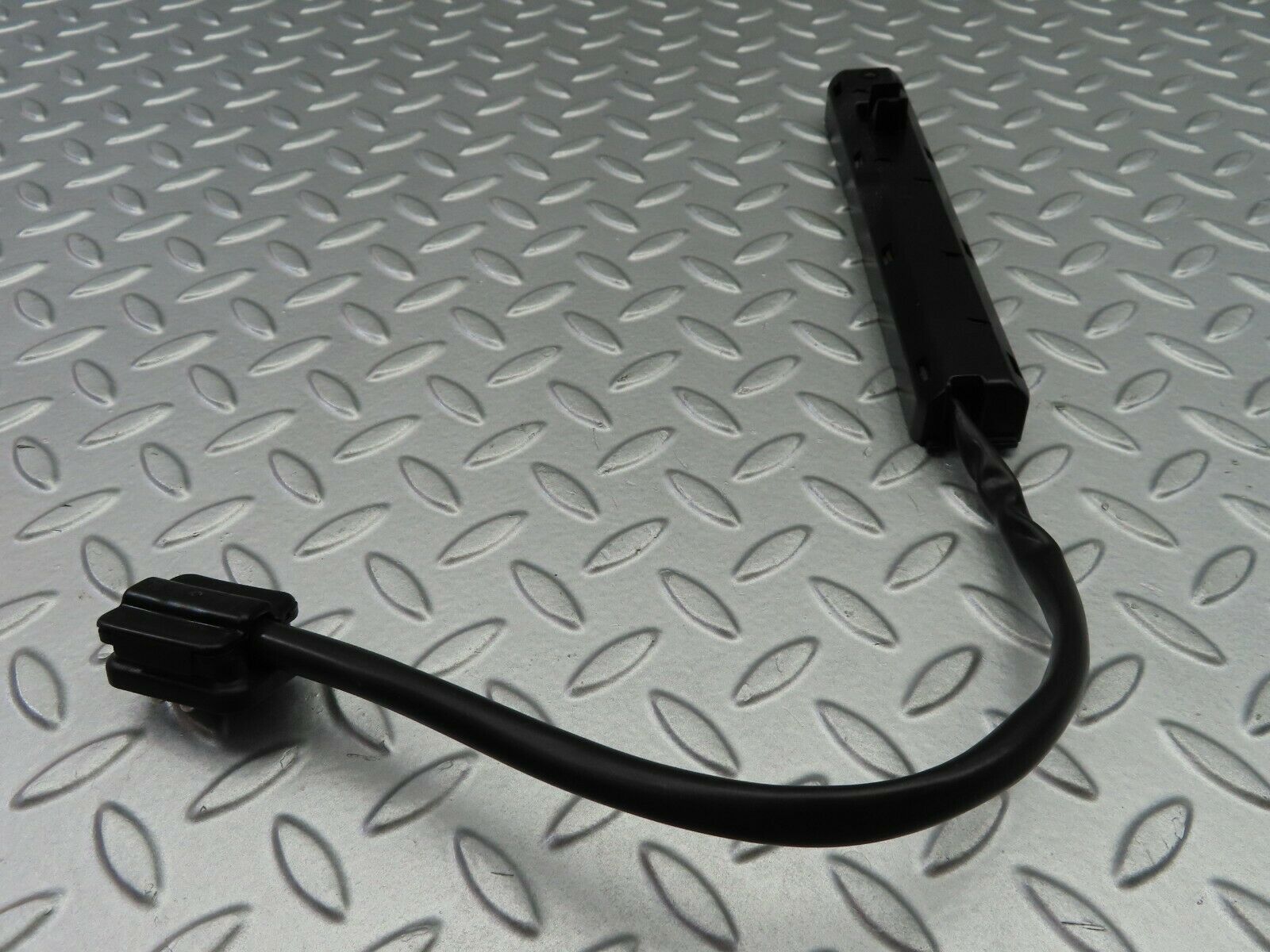 6537 Mercedes-Benz S124 E220 Wagon Left Tail Light Bulb Holder