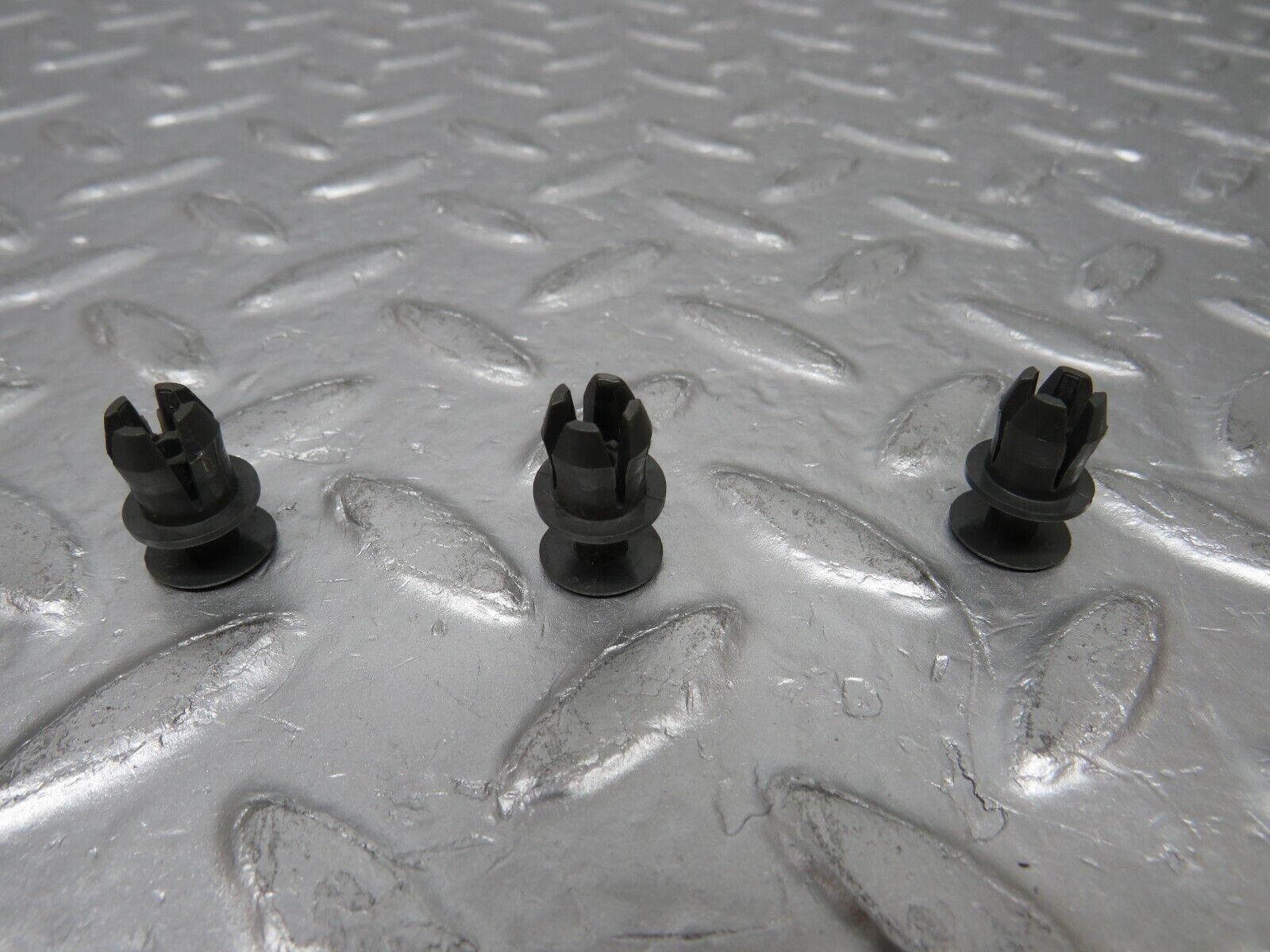 32506 Mercedes-Benz S124 300TE Wagon Glove Box 1246800191