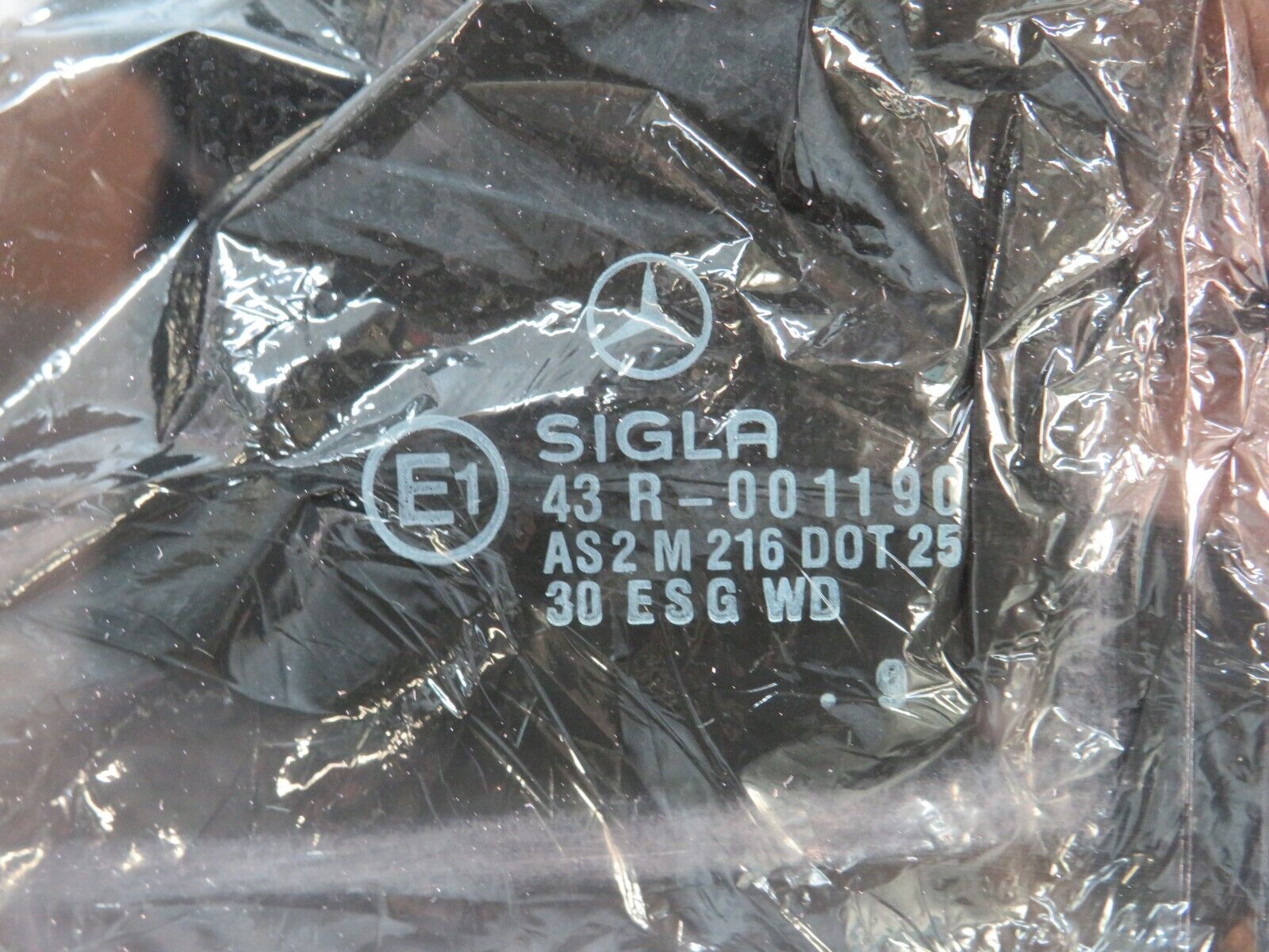 29261 Mercedes-Benz W124 230E Rear Left Door Window Glass