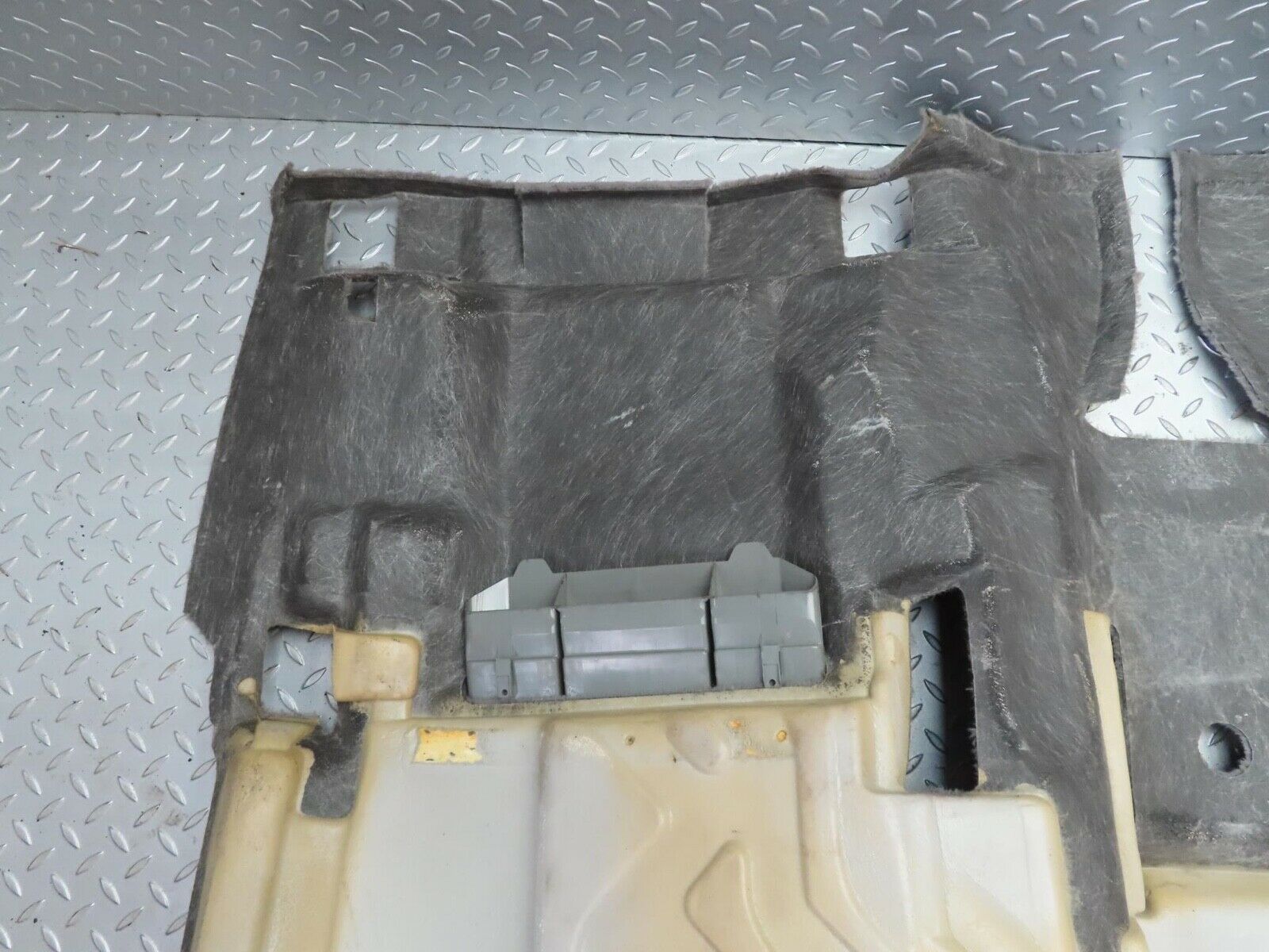 15133 Mercedes-Benz W140 S320 Rear Floor Carpet 1406800241