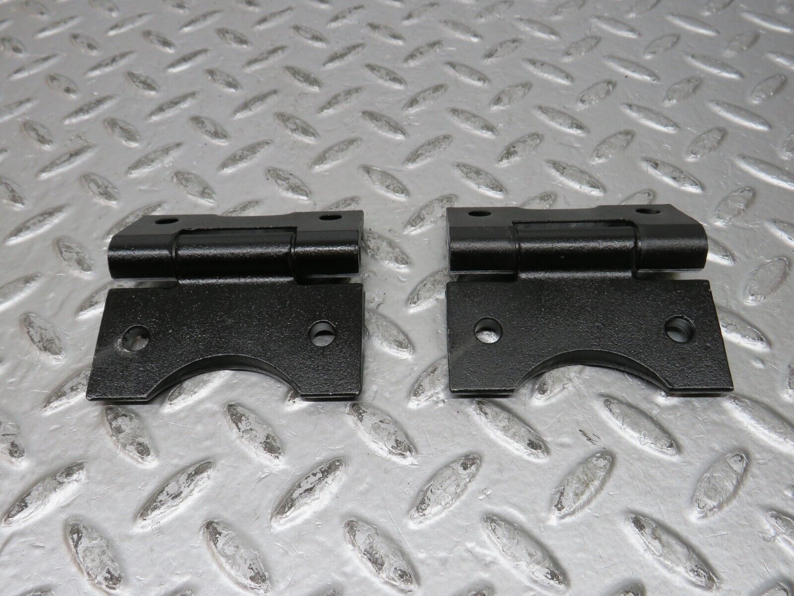 32148 Mercedes-Benz W123 230E Door Hinge Pair 1237200037