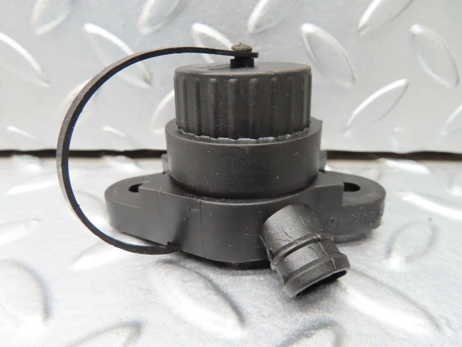 16380 Mercedes-Benz W124 260E Diagnostic Connector 2015400282