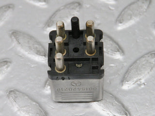 W124 Wagon multi purpose relay used OEM