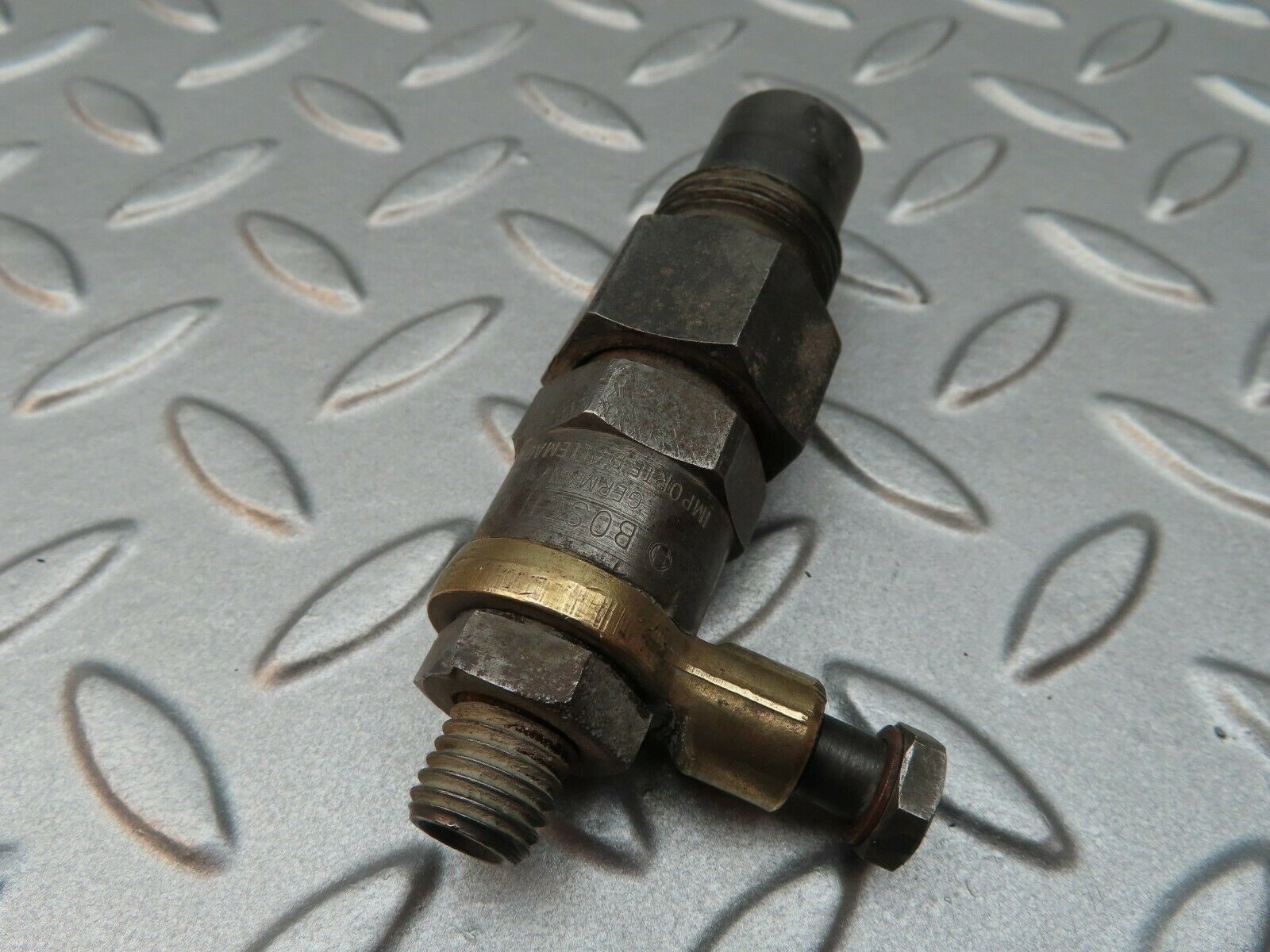 3686 Mercedes-Benz W120 PONTON Diesel Fuel Injetcor Bosch KCA30SD2/4