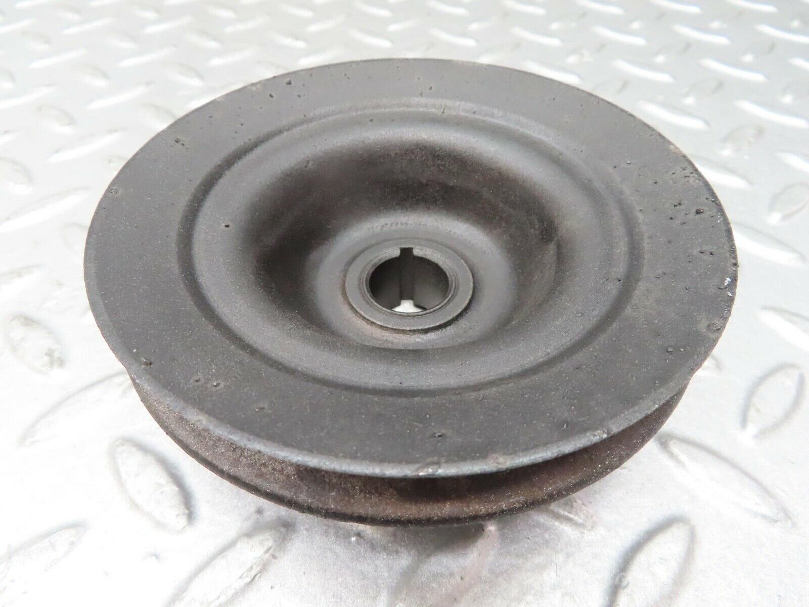 13618 Mercedes-Benz W123 200 Power Steering Pump Pulley 1022300015