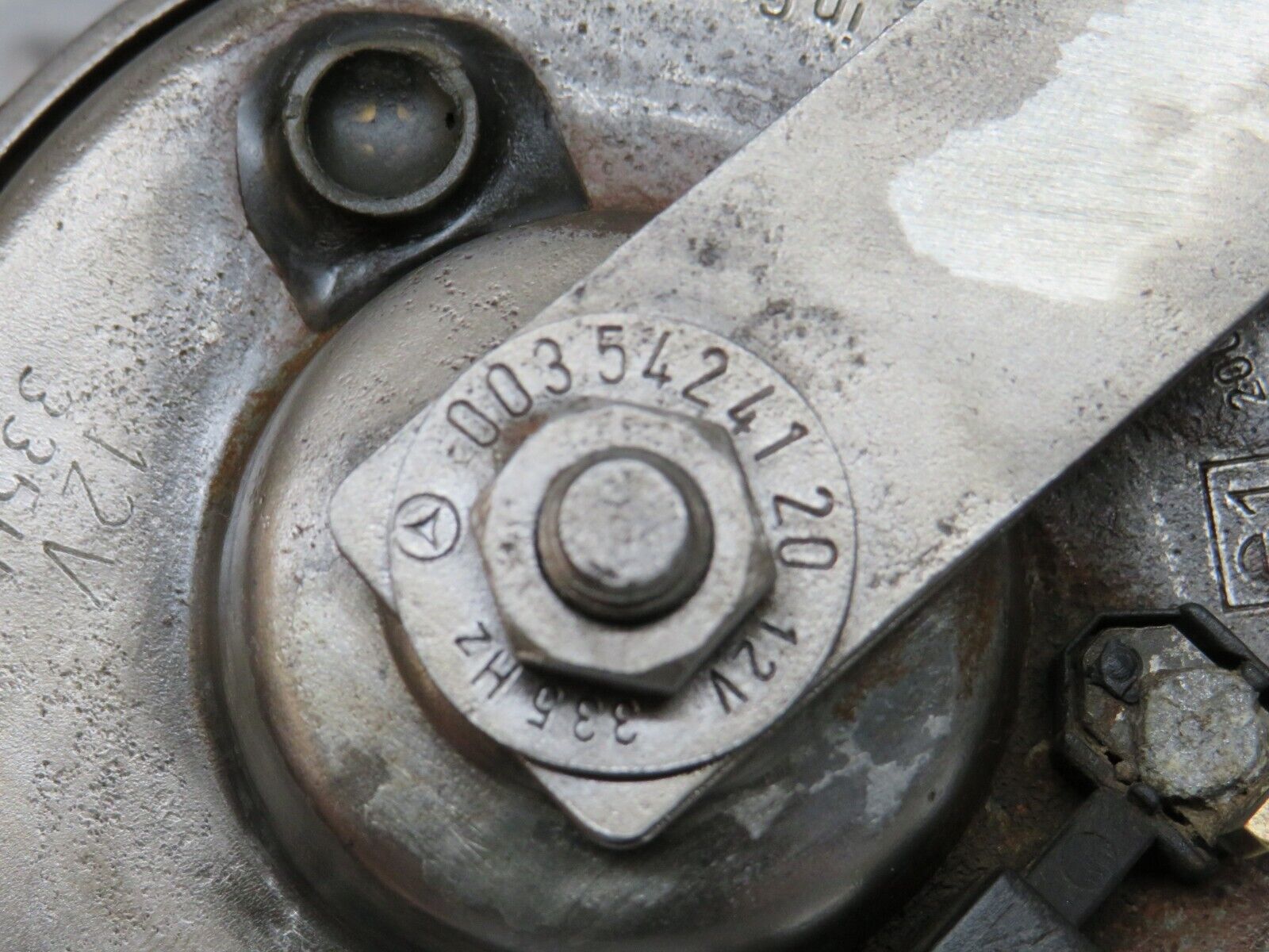 28447 Mercedes-Benz S123 240D Wagon Horn 002952 0035424120