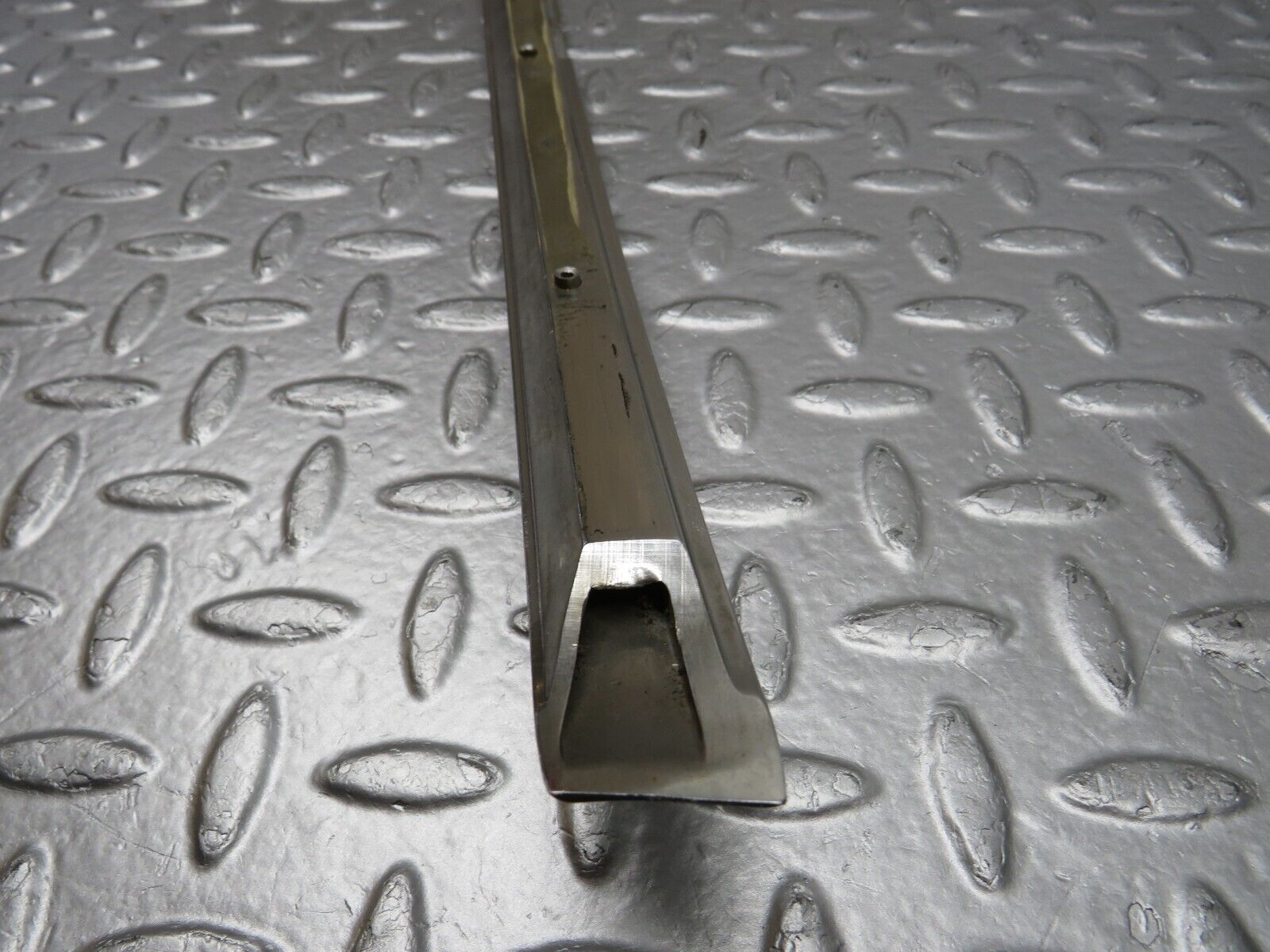 40204 Mercedes-Benz R107 Hardtop Roof Chrome Left Side