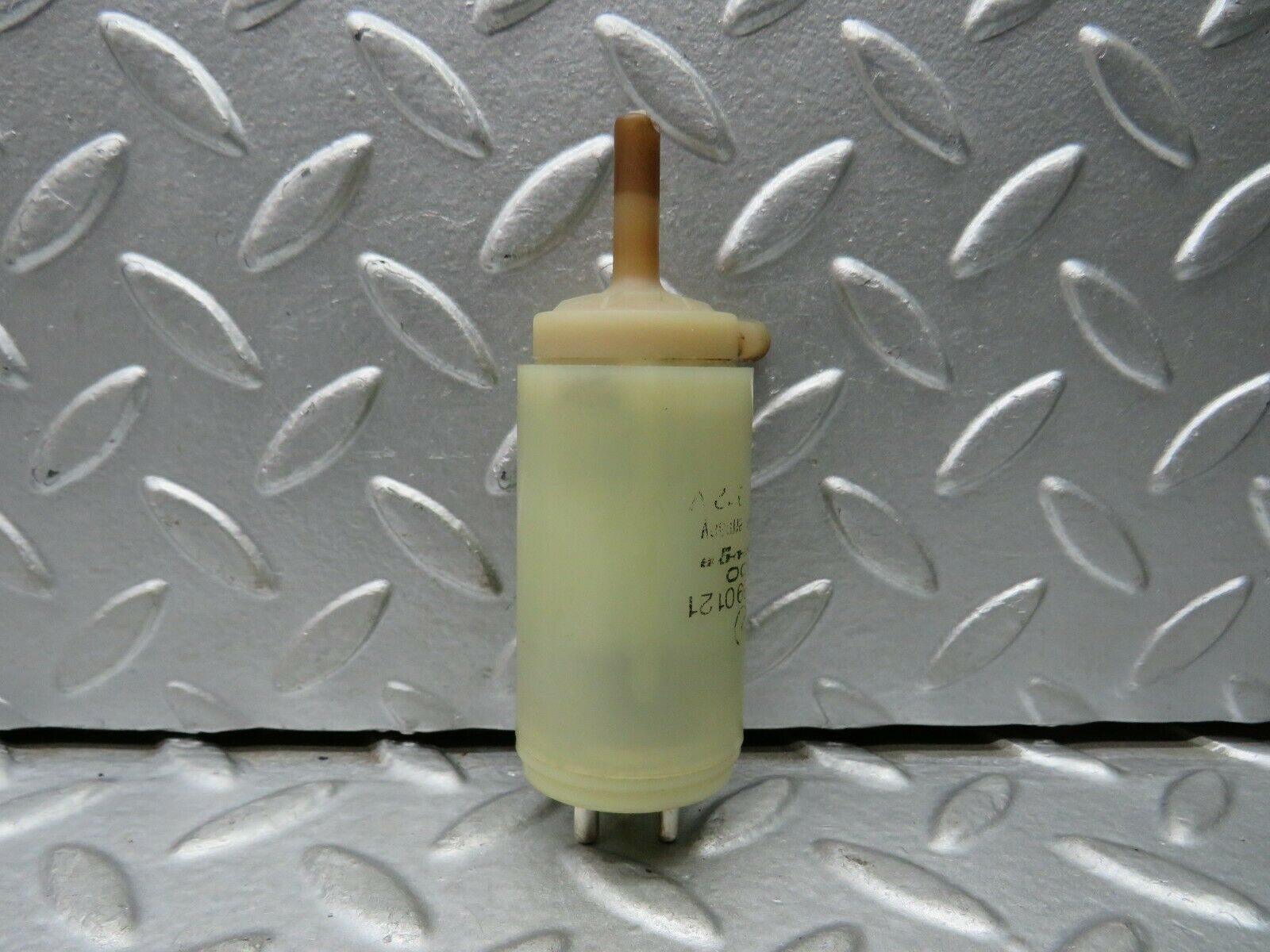22142 Mercedes-Benz S123 280TE Wagon Windscreen Washer Pump