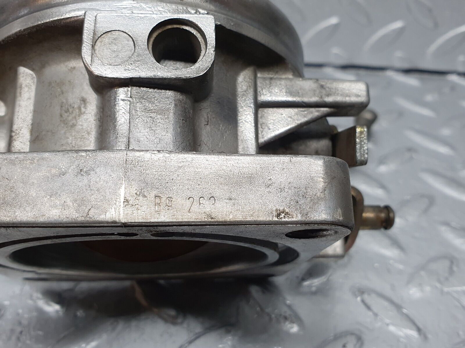 41364 Mercedes-Benz R107 350SL Coupe Throttle Body Valve