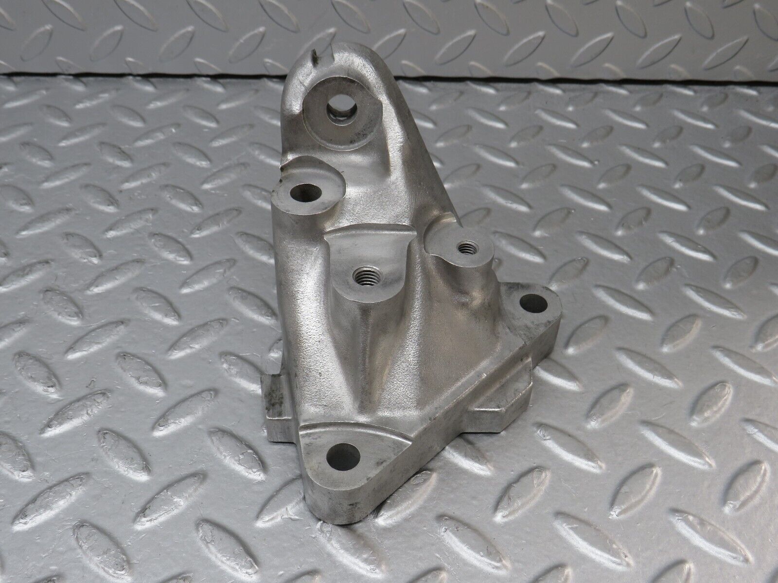 36788 Mercedes-Benz W201 190E 2.0L Engine Mount Bracket Left Side 1022234104