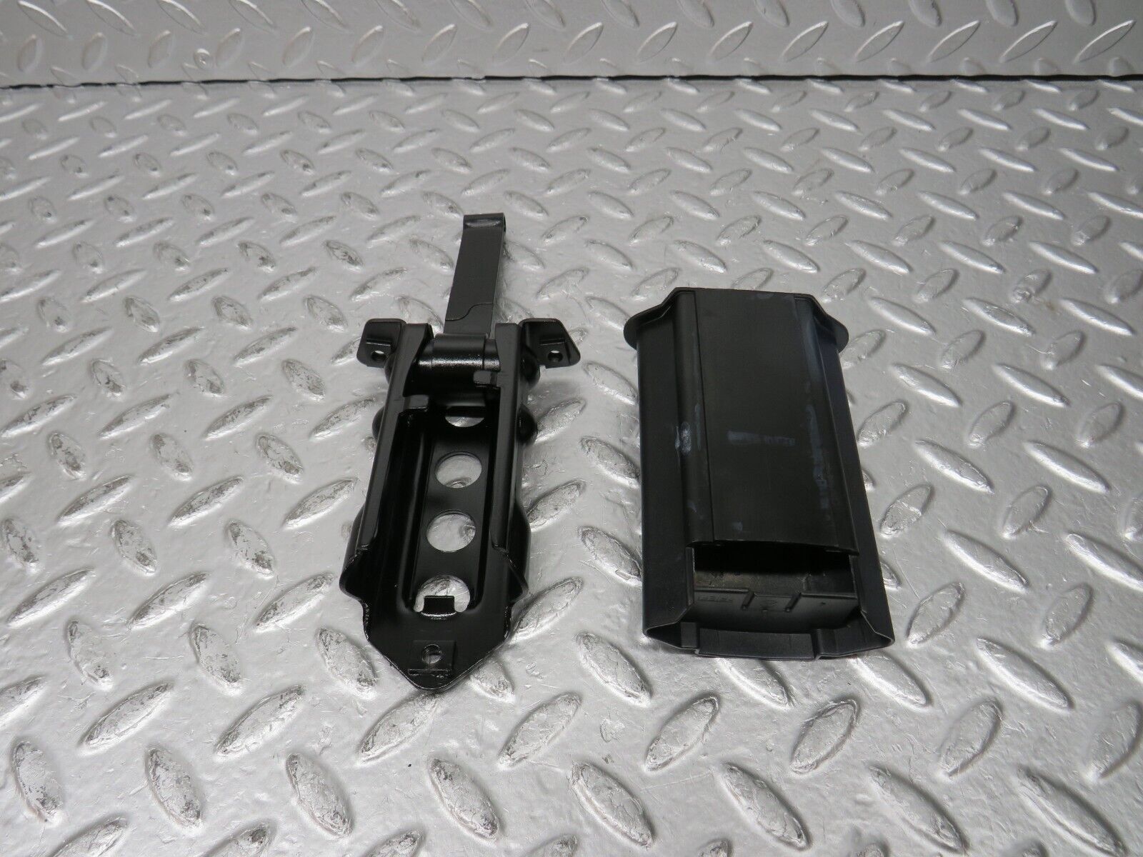 31529 Mercedes-Benz S124 220TE Wagon Door Safety Check Strap