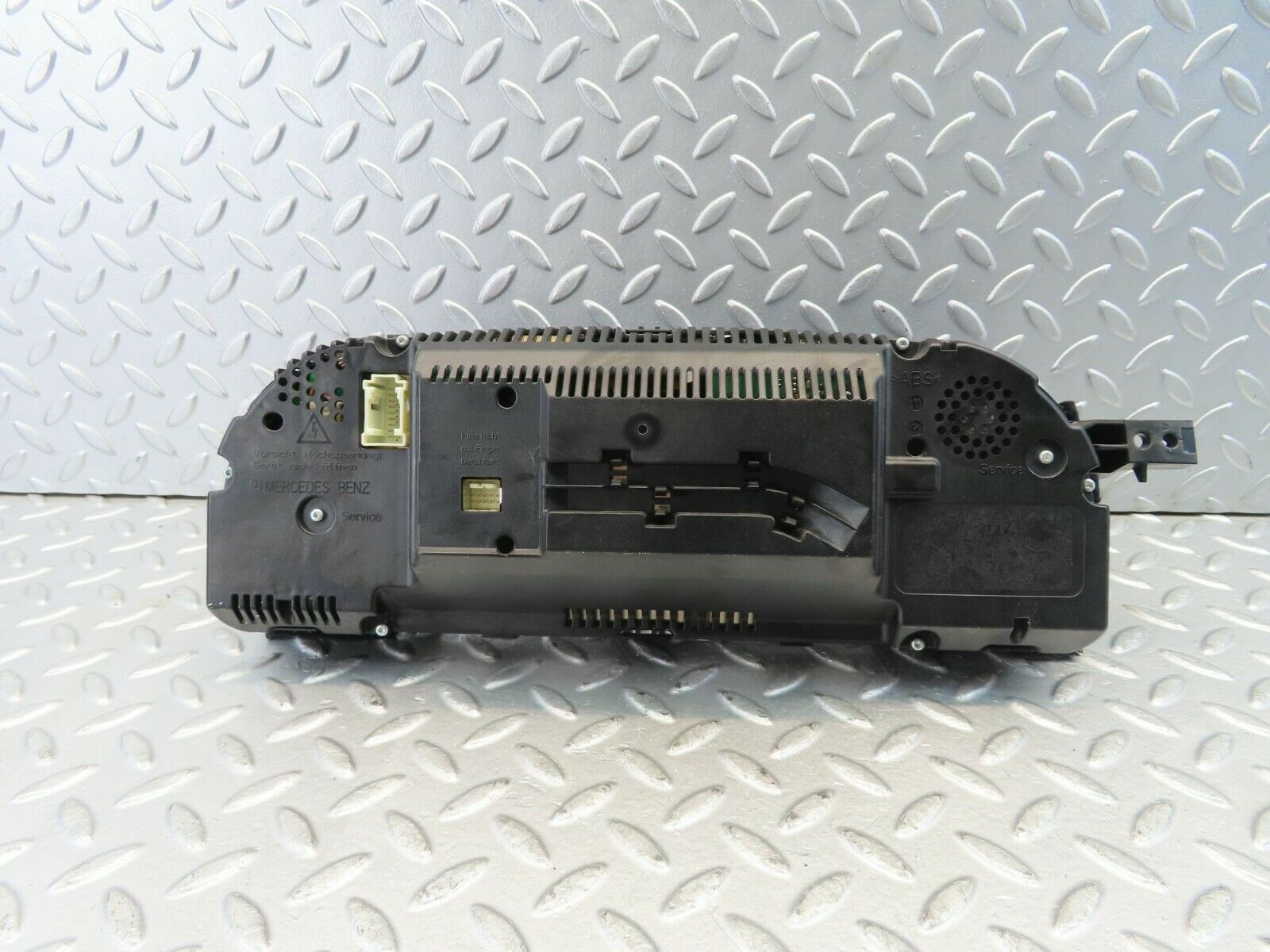 11195 Mercedes-Benz W221 S320 Instrument Cluster 1036906653