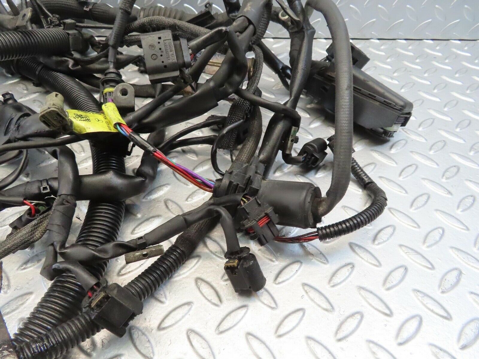 11611 Mercedes-Benz W221 S320 Front Engine Wire Wiring Harness 0005462980