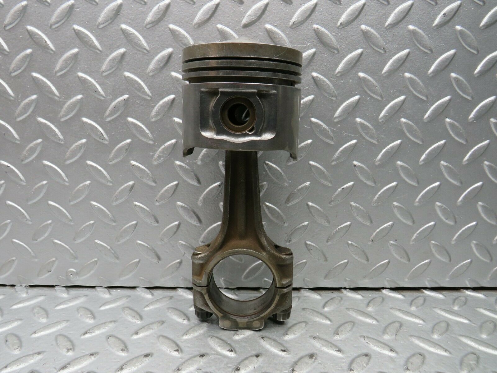 22207 Mercedes-Benz S123 280TE Piston With Connecting Rod 85.975 mm