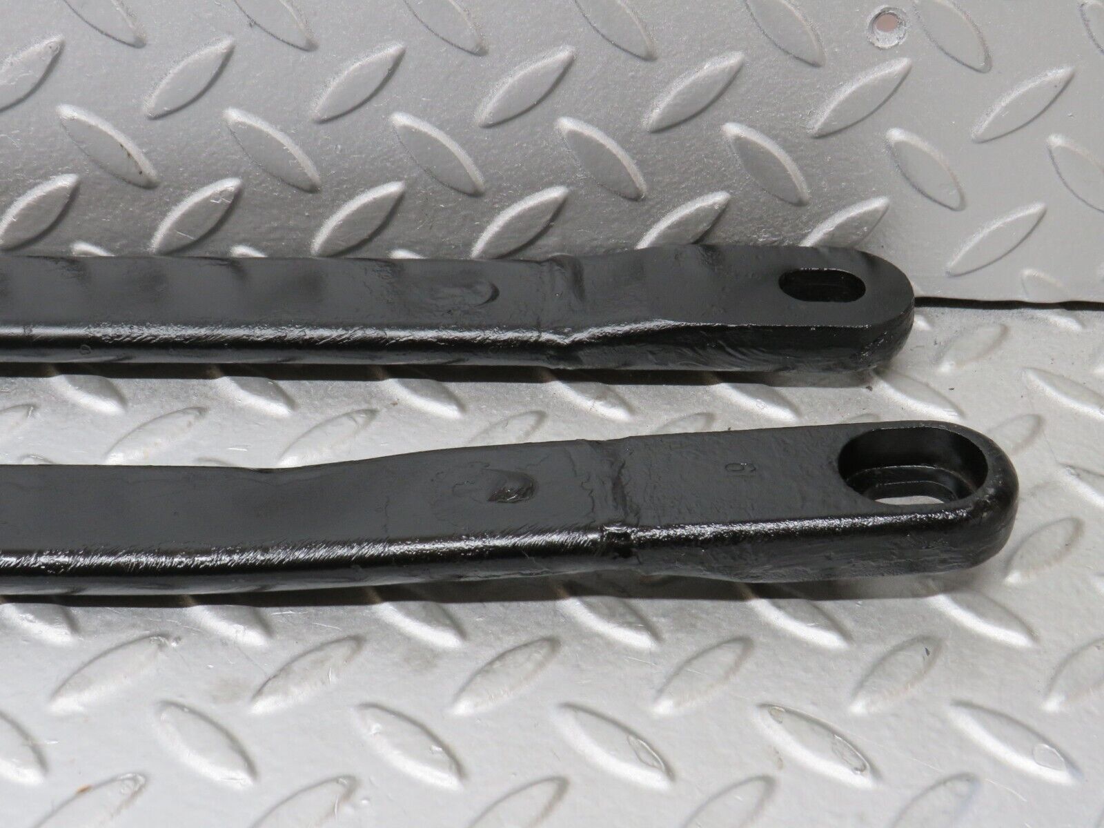 38191 Mercedes-Benz A124 320E Cabriolet Rear Suspension Anti Roll Bar Axle Support 2x
