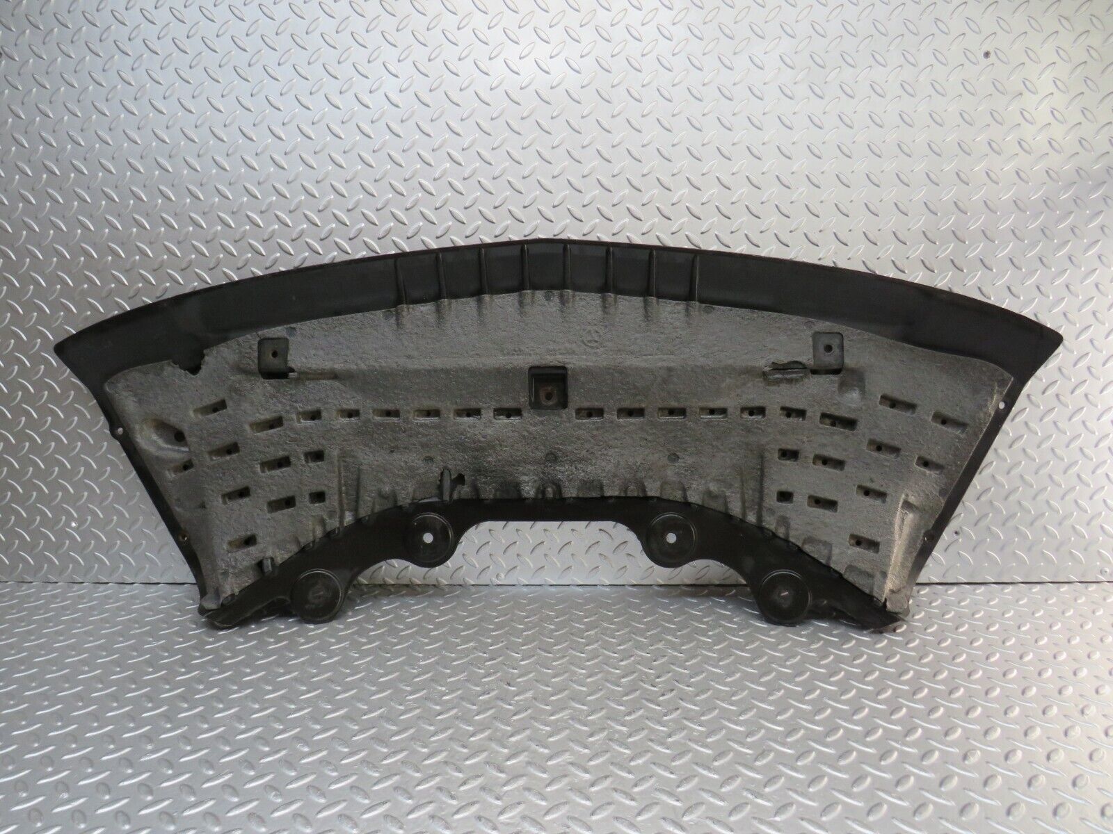 35123 Mercedes-Benz W221 Engine Bay Undertray Cover