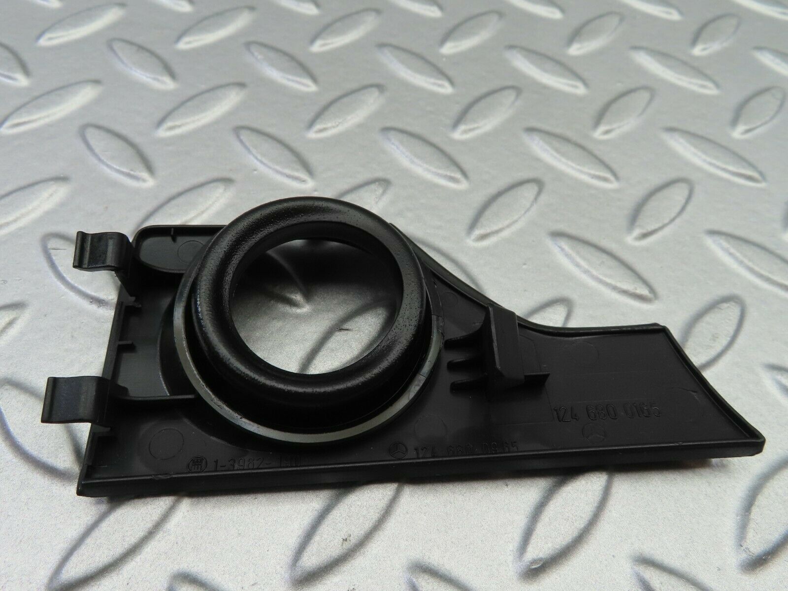 6539 Mercedes-Benz S124 E220 Wagon Ignition Switch Cover Surround 1246800165