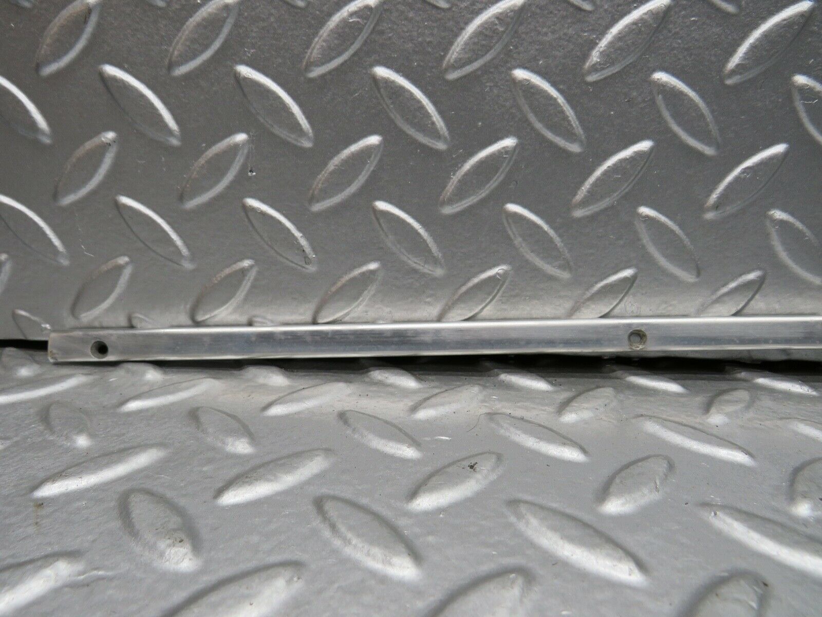 21763 Mercedes-Benz W126 300SE Sun Roof Chrome Trim