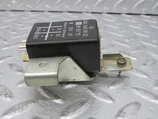 32392 Mercedes-Benz S124 300TE Wagon Instrument Cluster Light Relay 0045450832