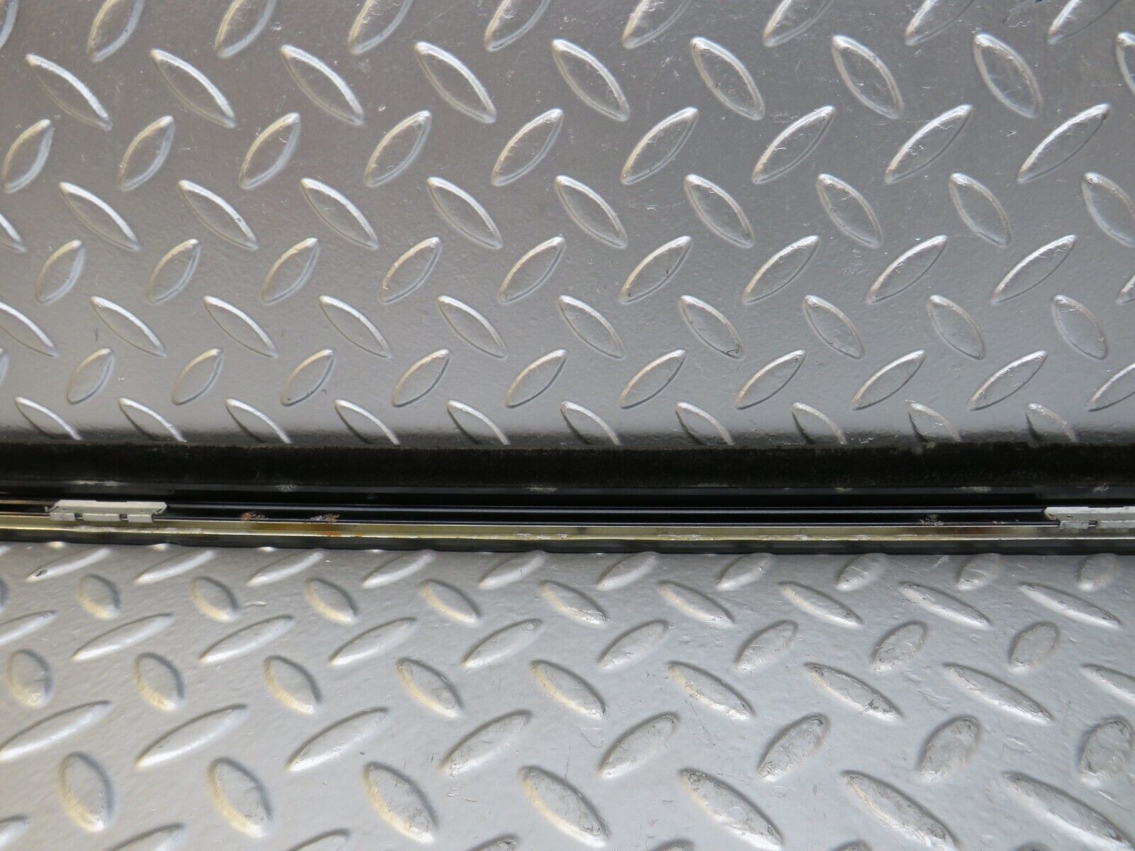 24886 Mercedes-Benz W140 SEL320 LWB Rear Right Door Moulding Trim