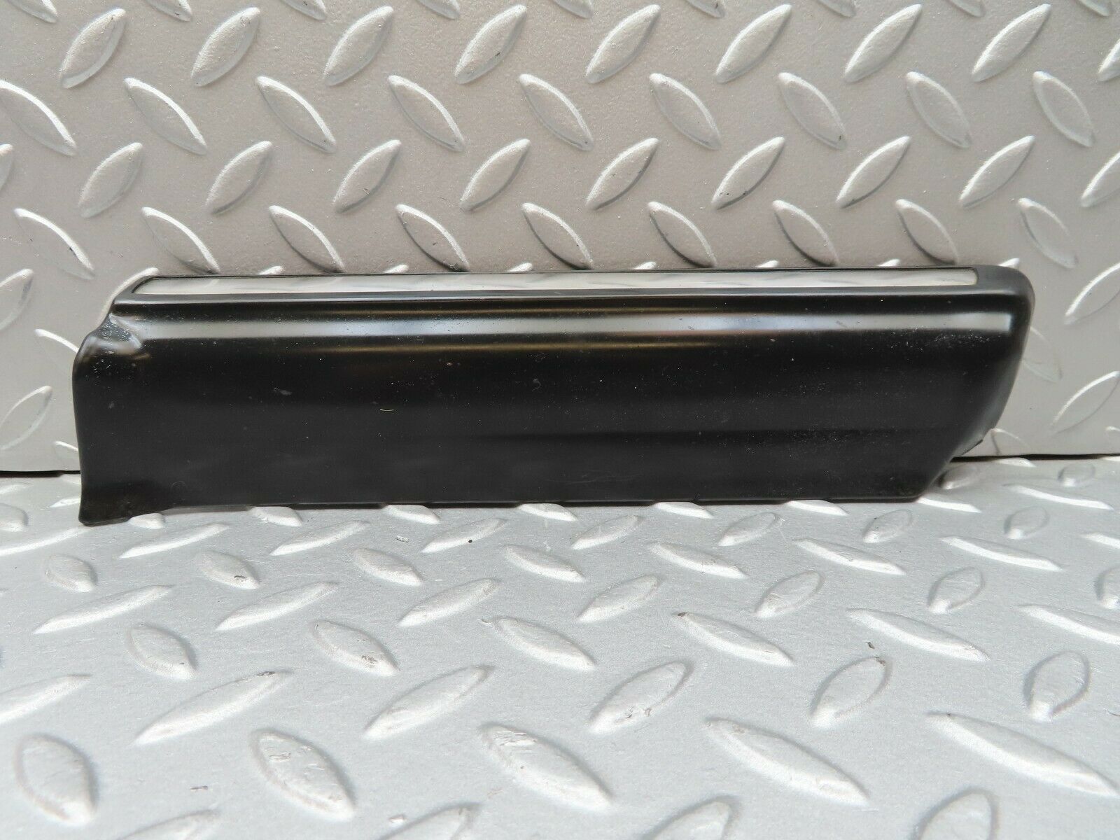 3943 Mercedes-Benz S123 200T Wagon Front Right Fender Wing Lower Trim