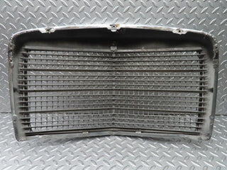 20877 Mercedes-Benz W114 250CE Coupe Bonnet Grill Chrome